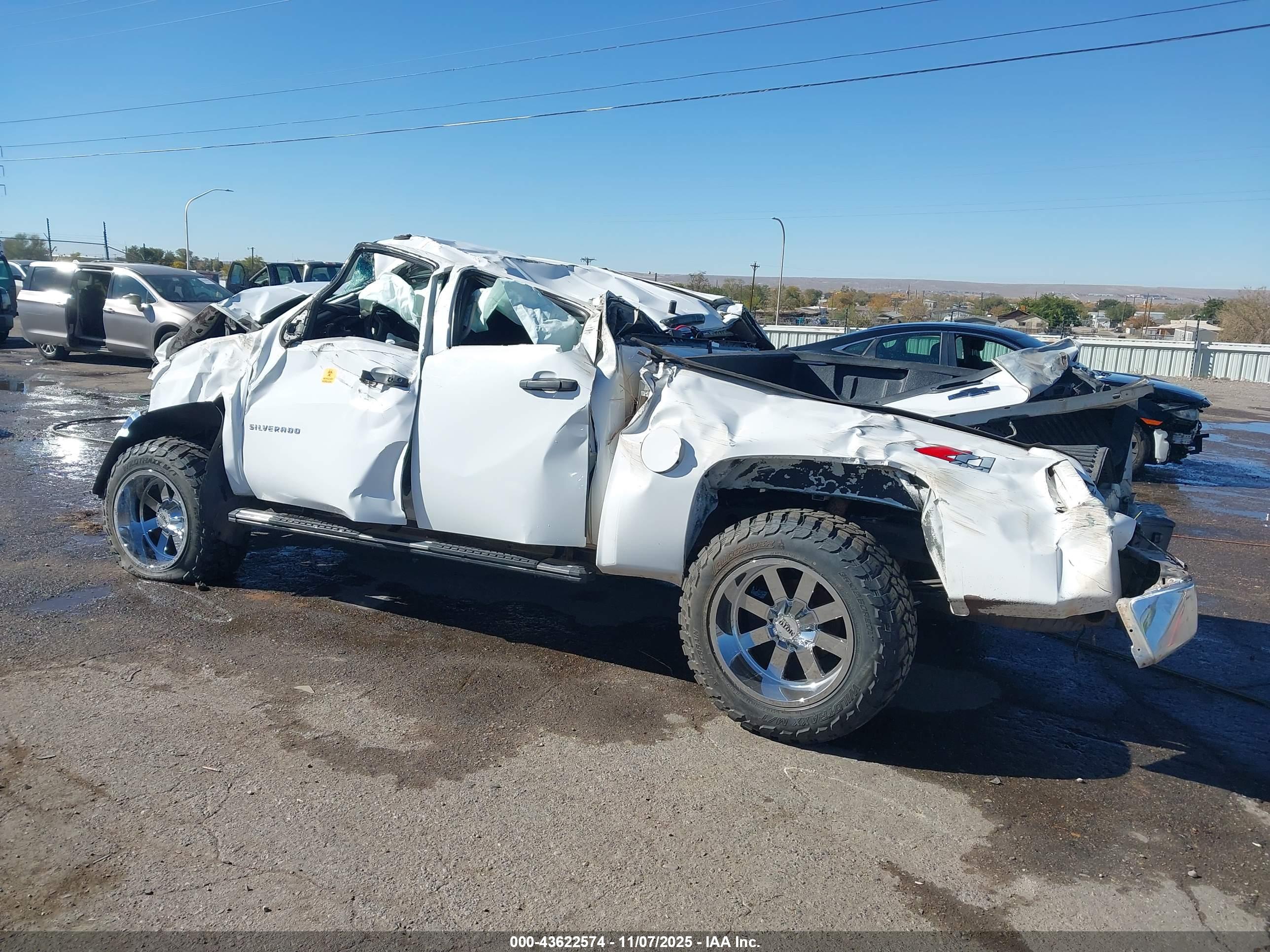 CHEVROLET SILVERADO image 6