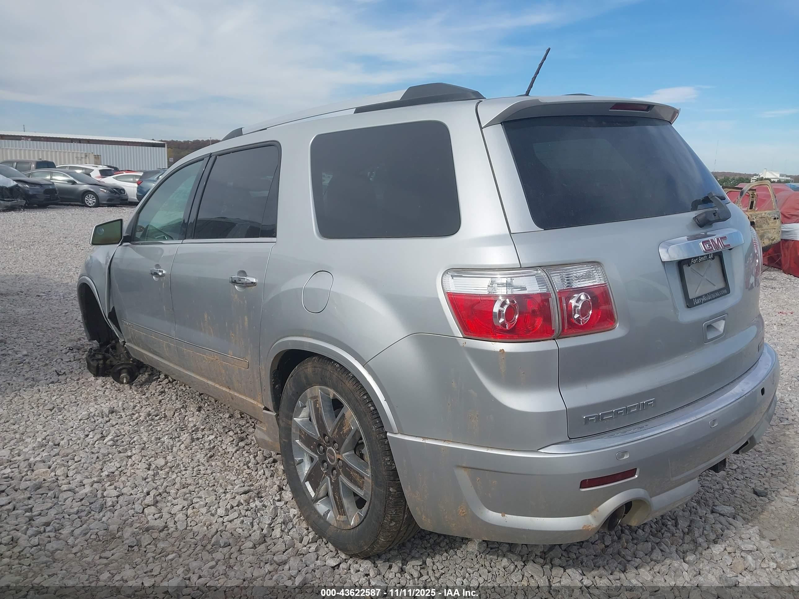GMC ACADIA image 3