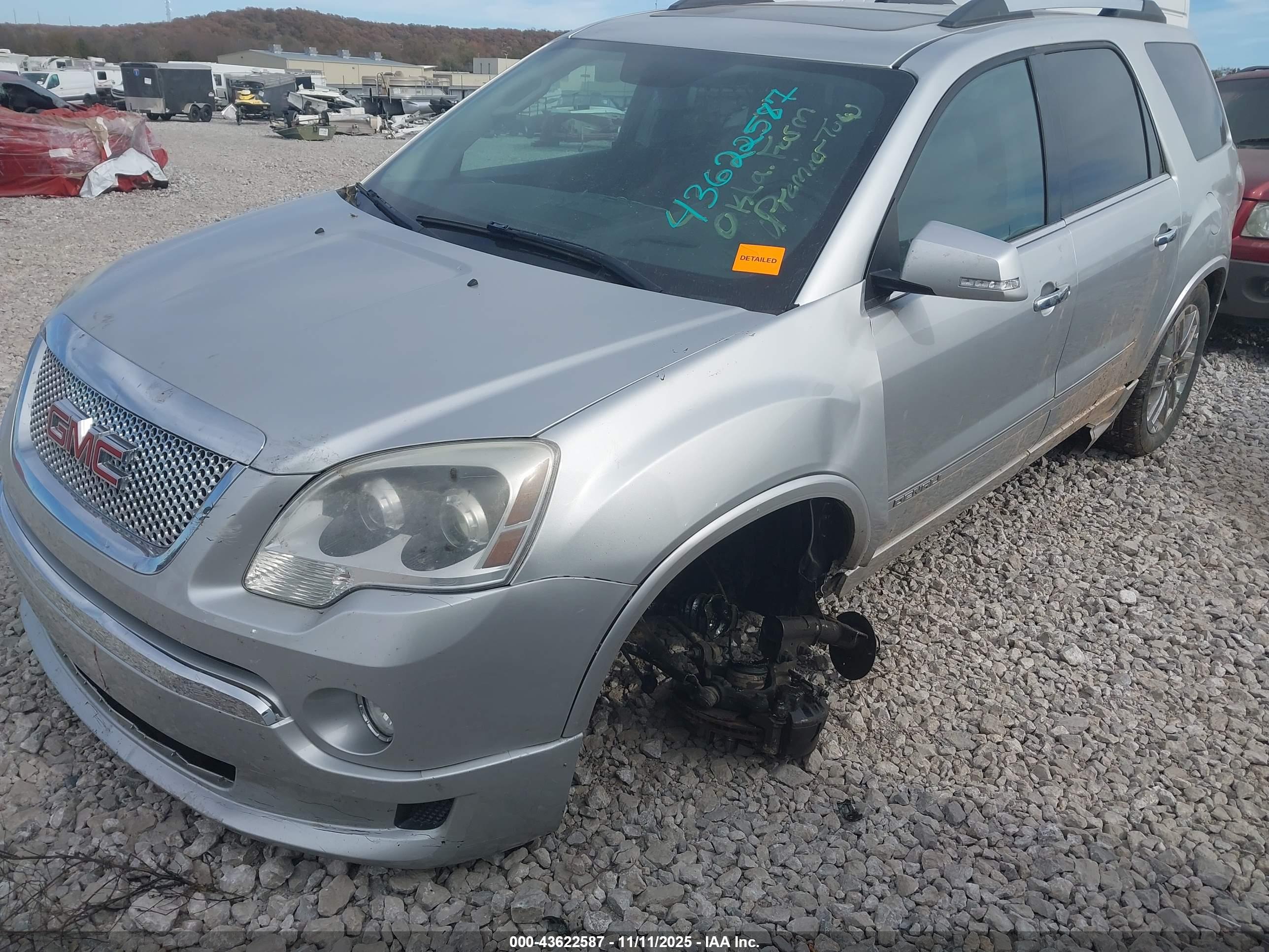 GMC ACADIA image 6