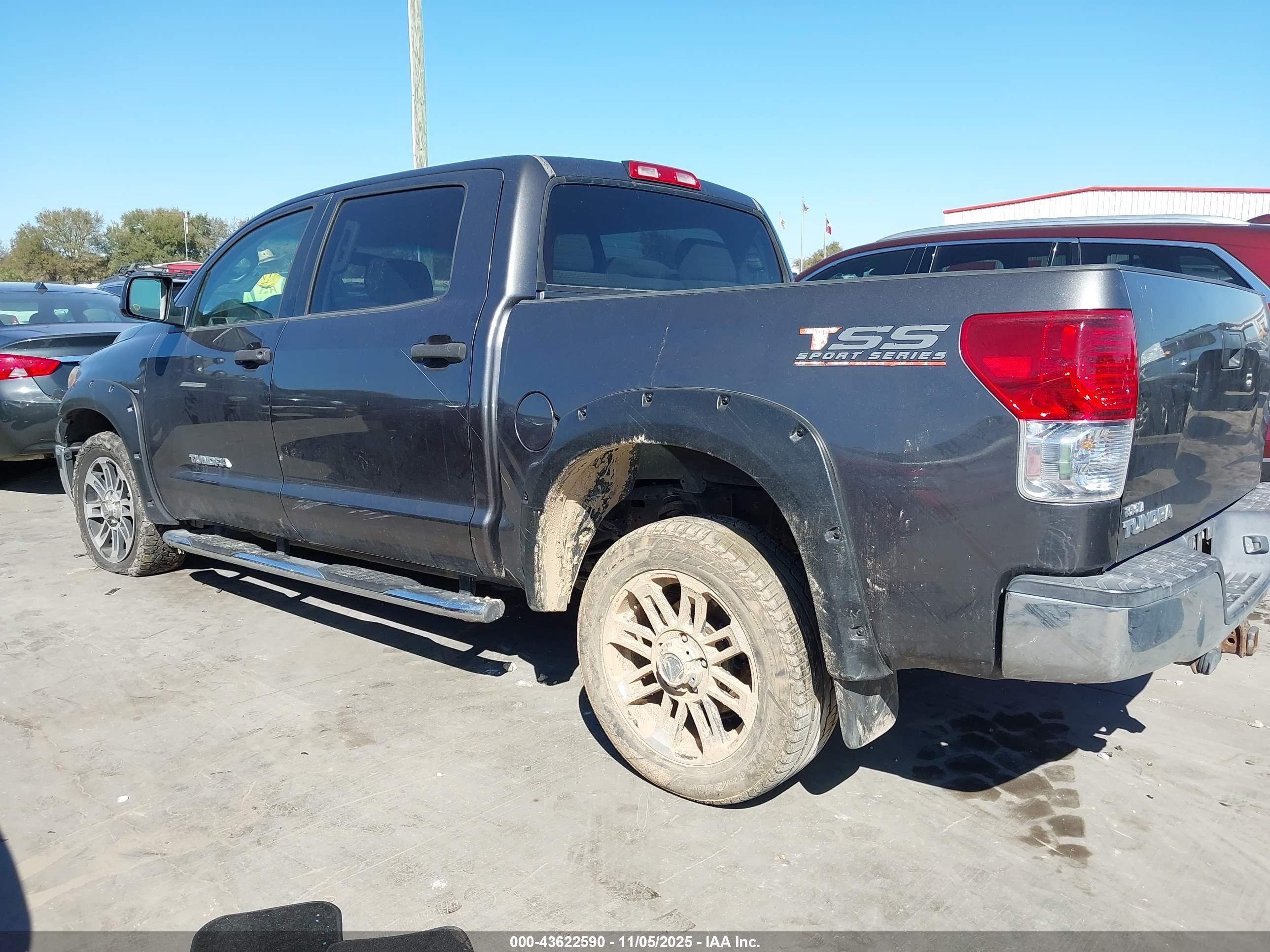 TOYOTA TUNDRA image 3
