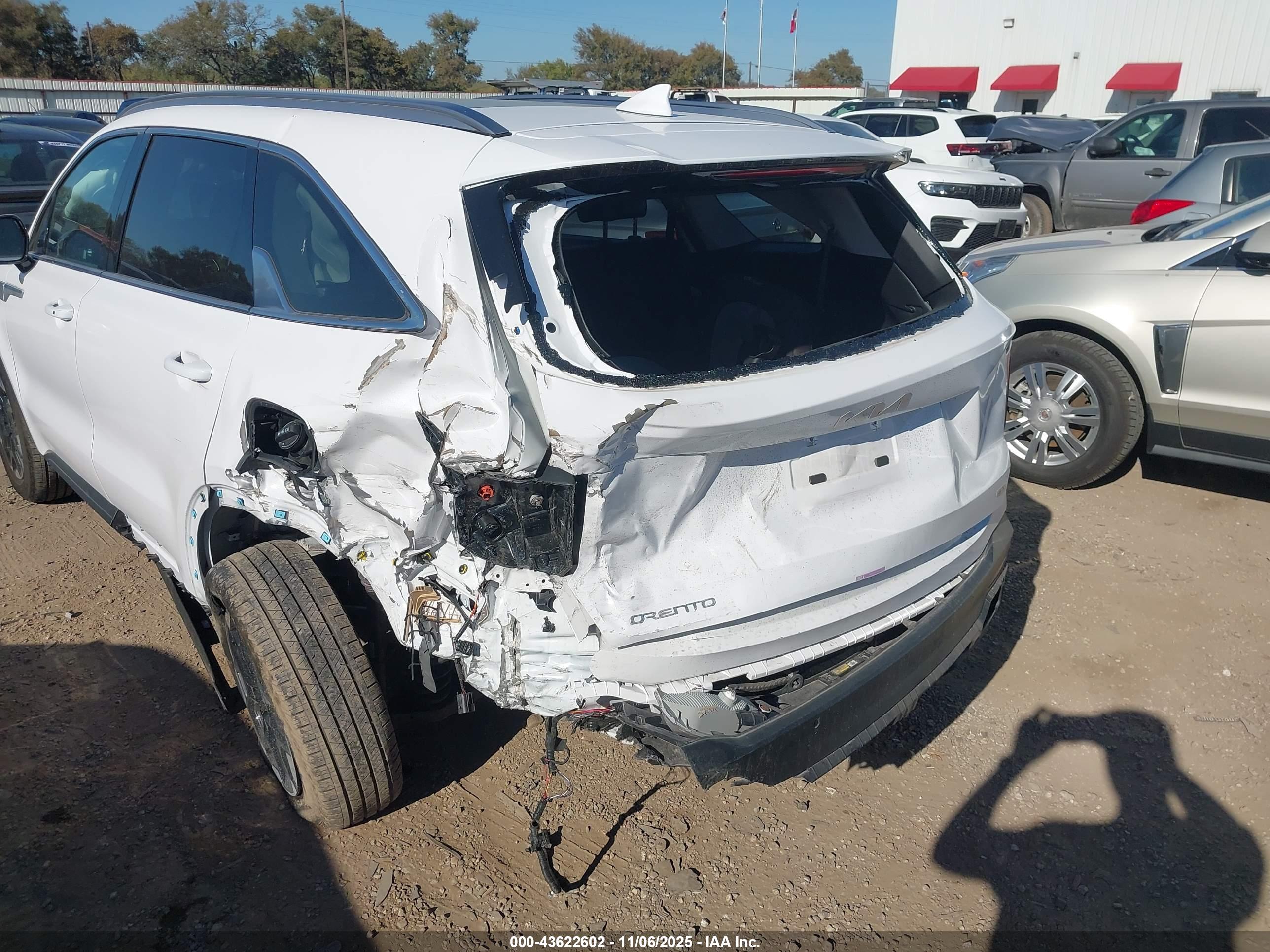 KIA SORENTO image 6