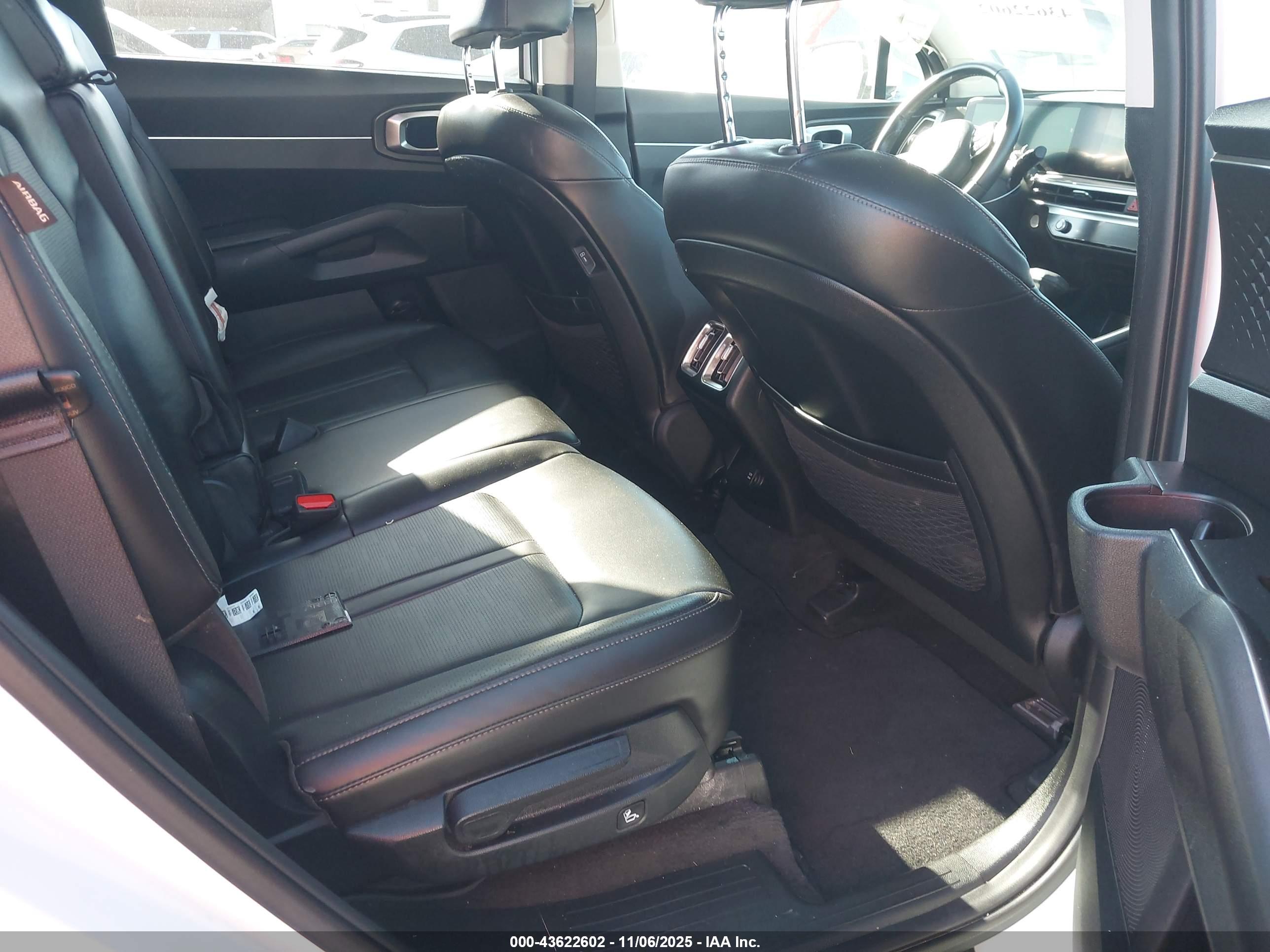 KIA SORENTO image 8