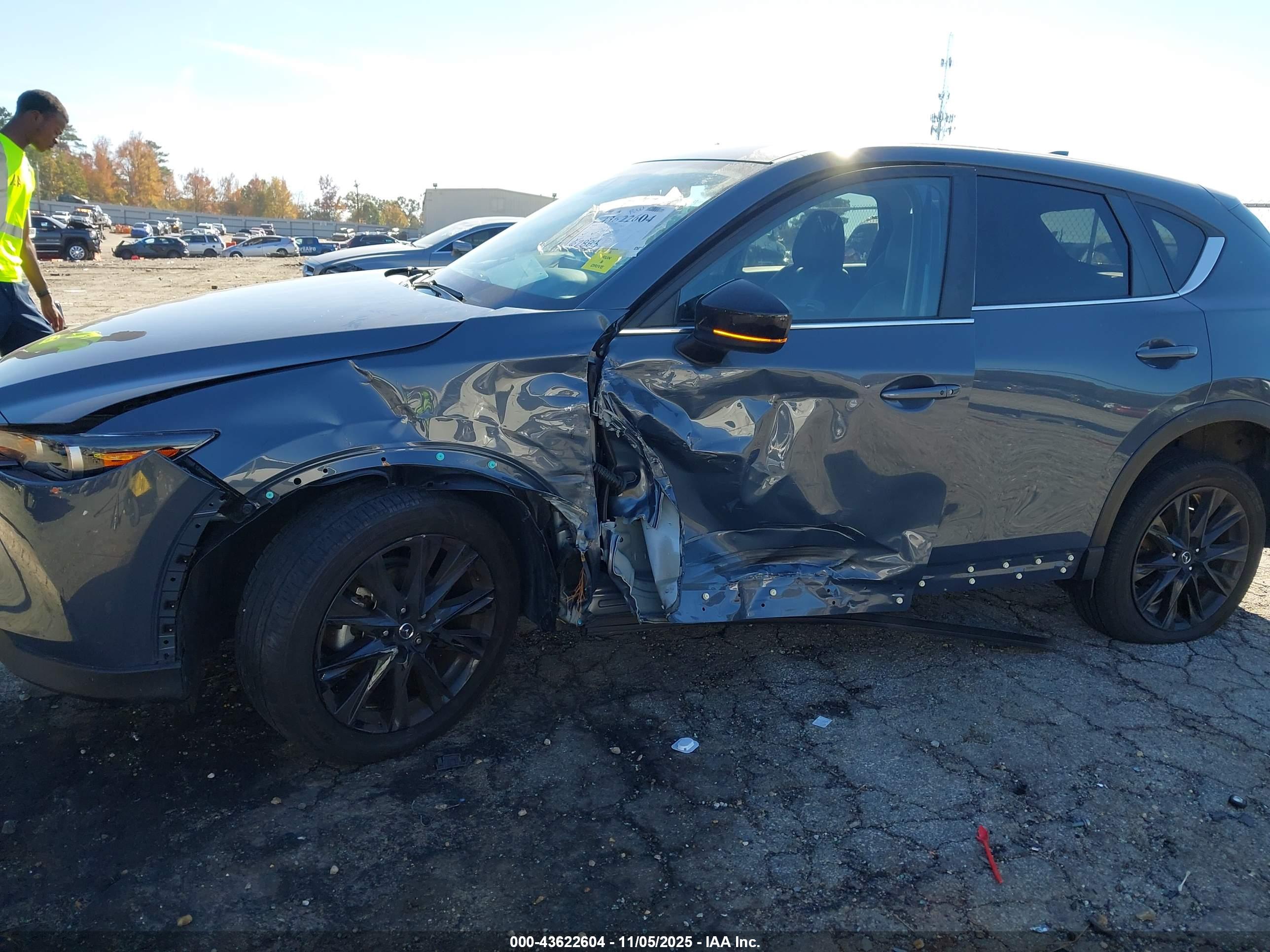 MAZDA CX-5 image 6