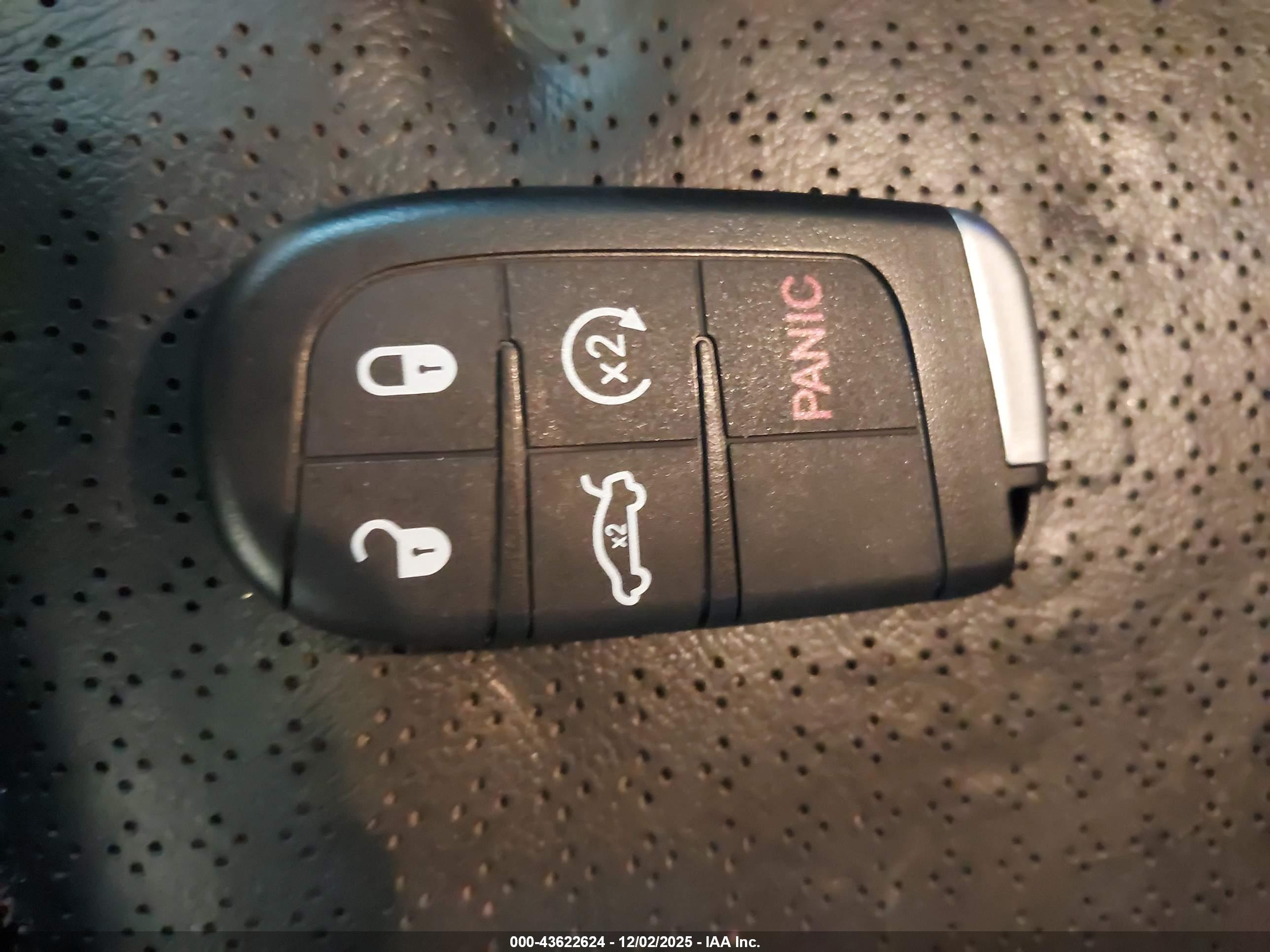 HYUNDAI SANTA image 11