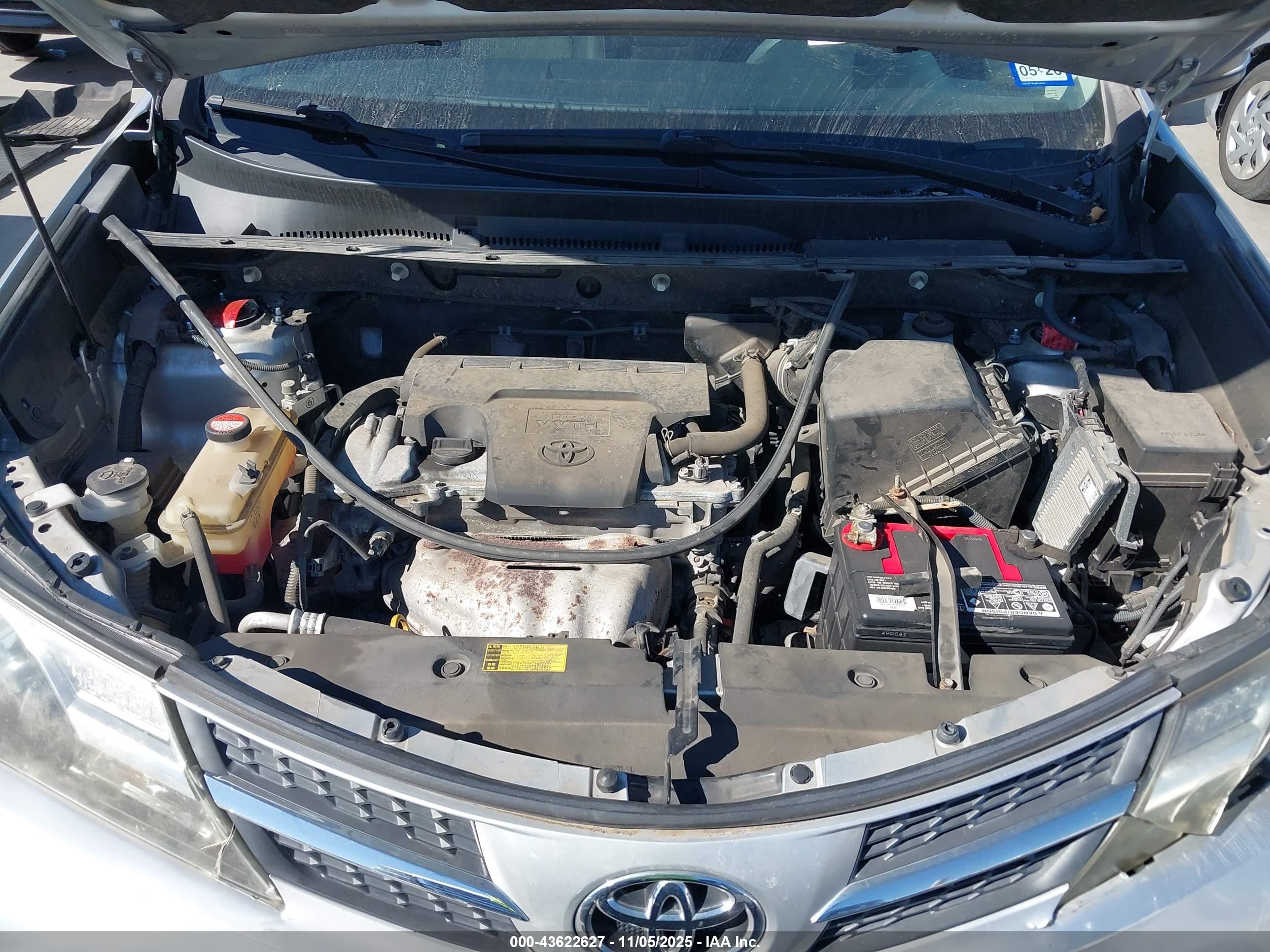 TOYOTA RAV4 image 10