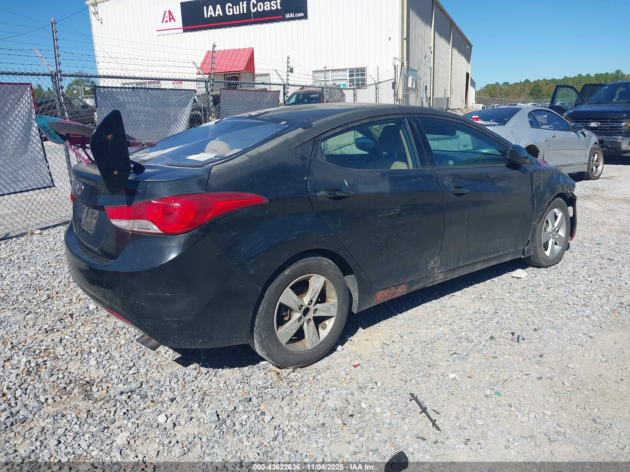 HYUNDAI ELANTRA image 4