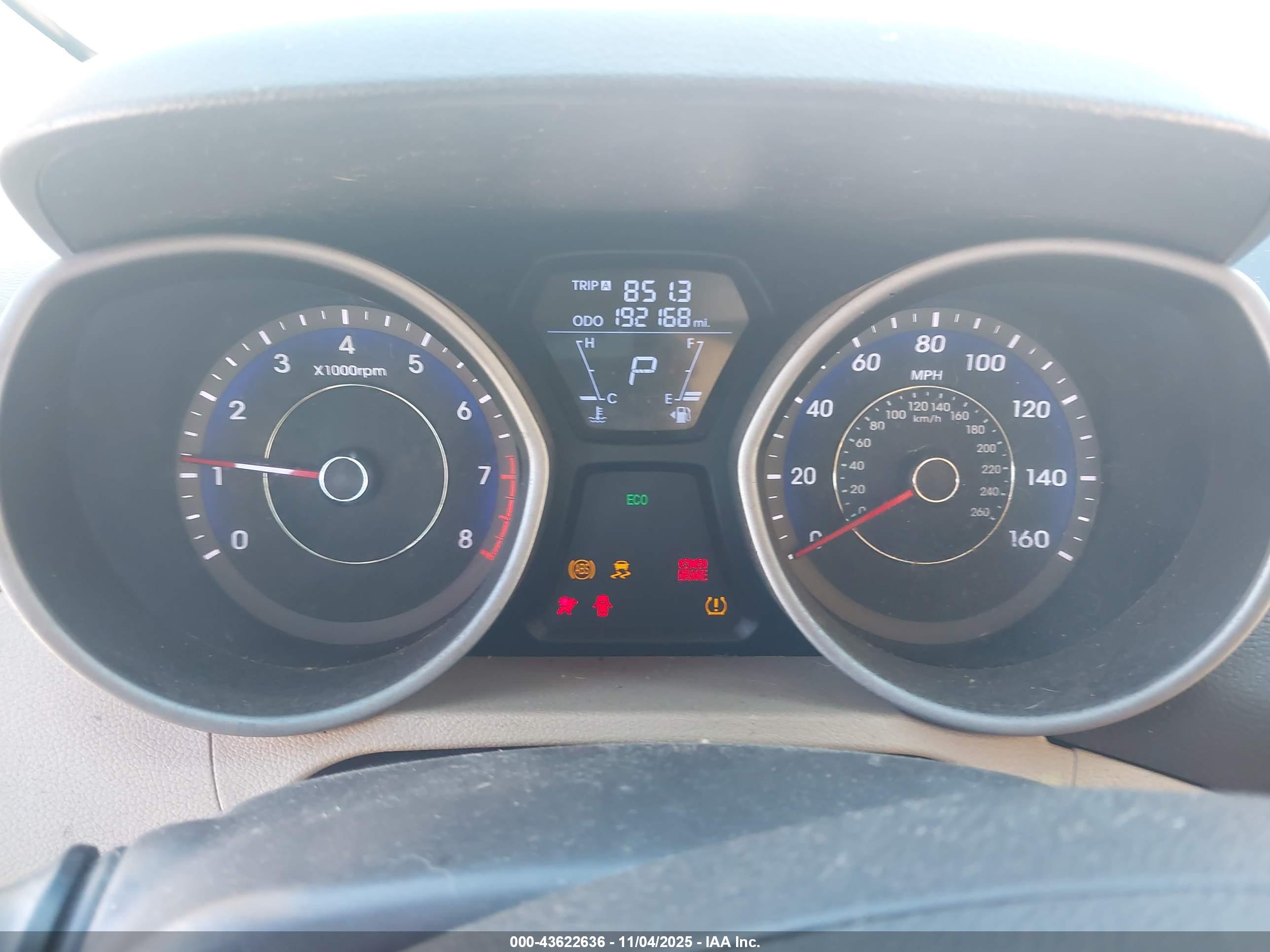 HYUNDAI ELANTRA image 7