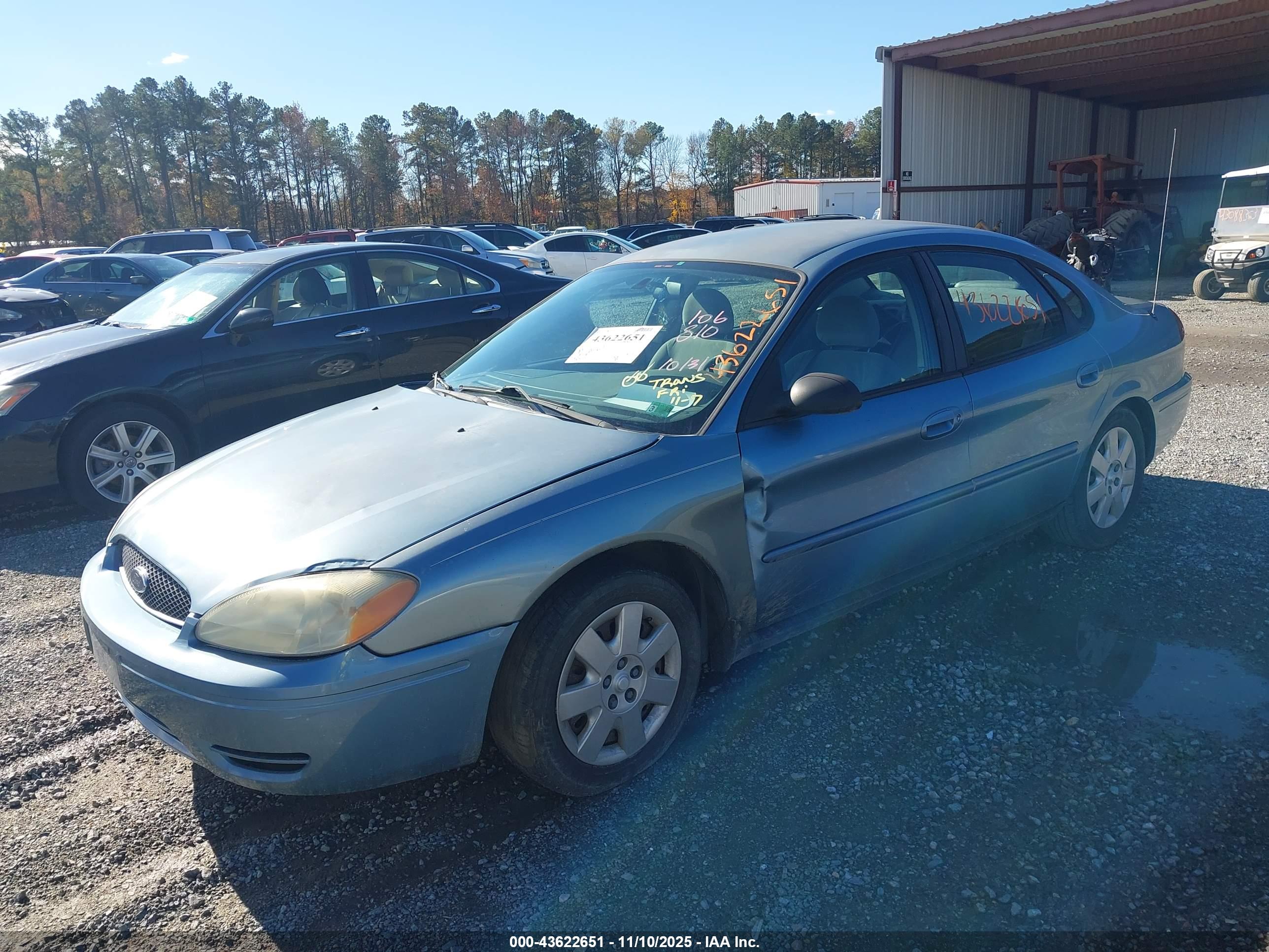 FORD TAURUS image 2