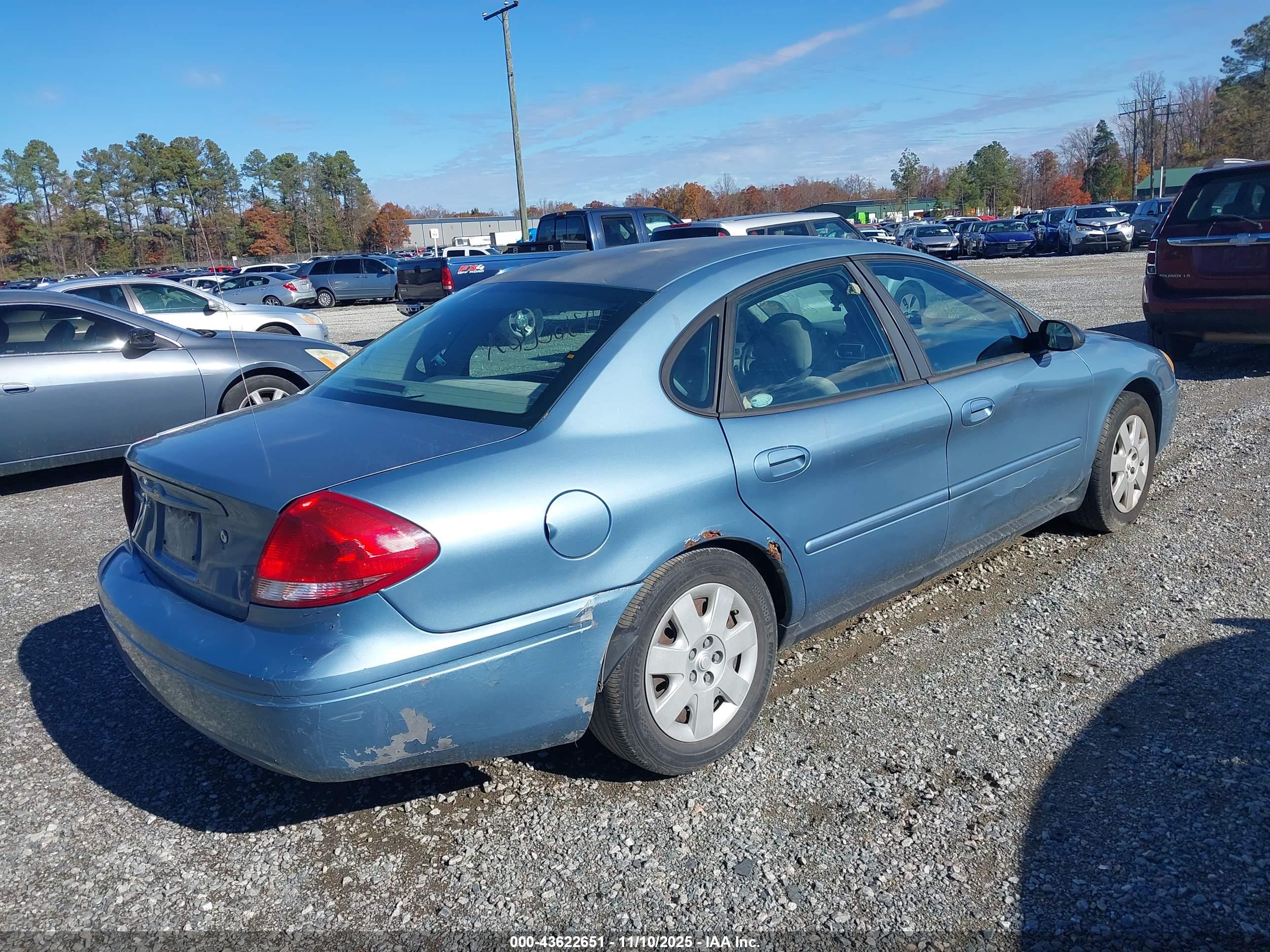 FORD TAURUS image 4
