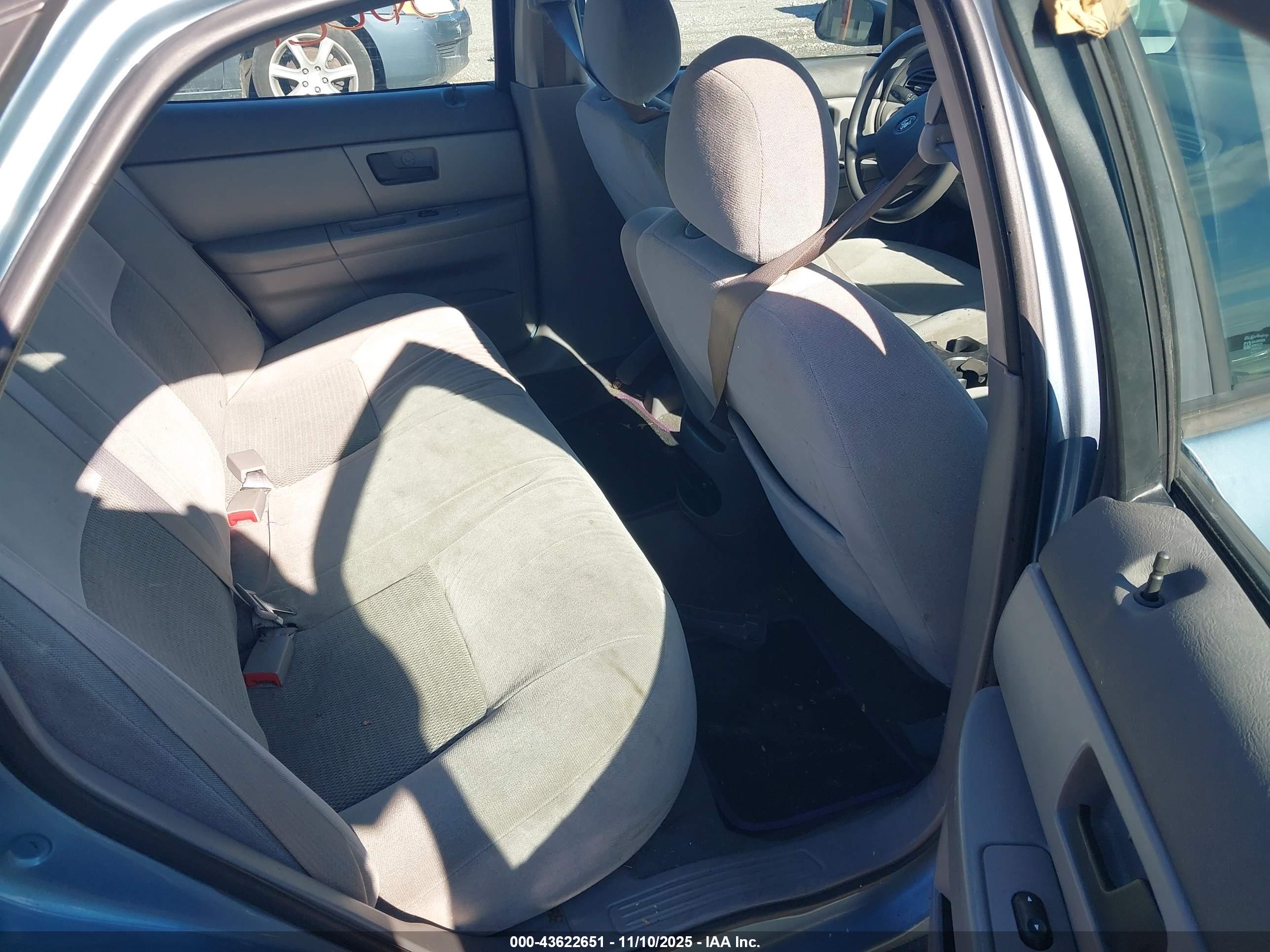 FORD TAURUS image 8