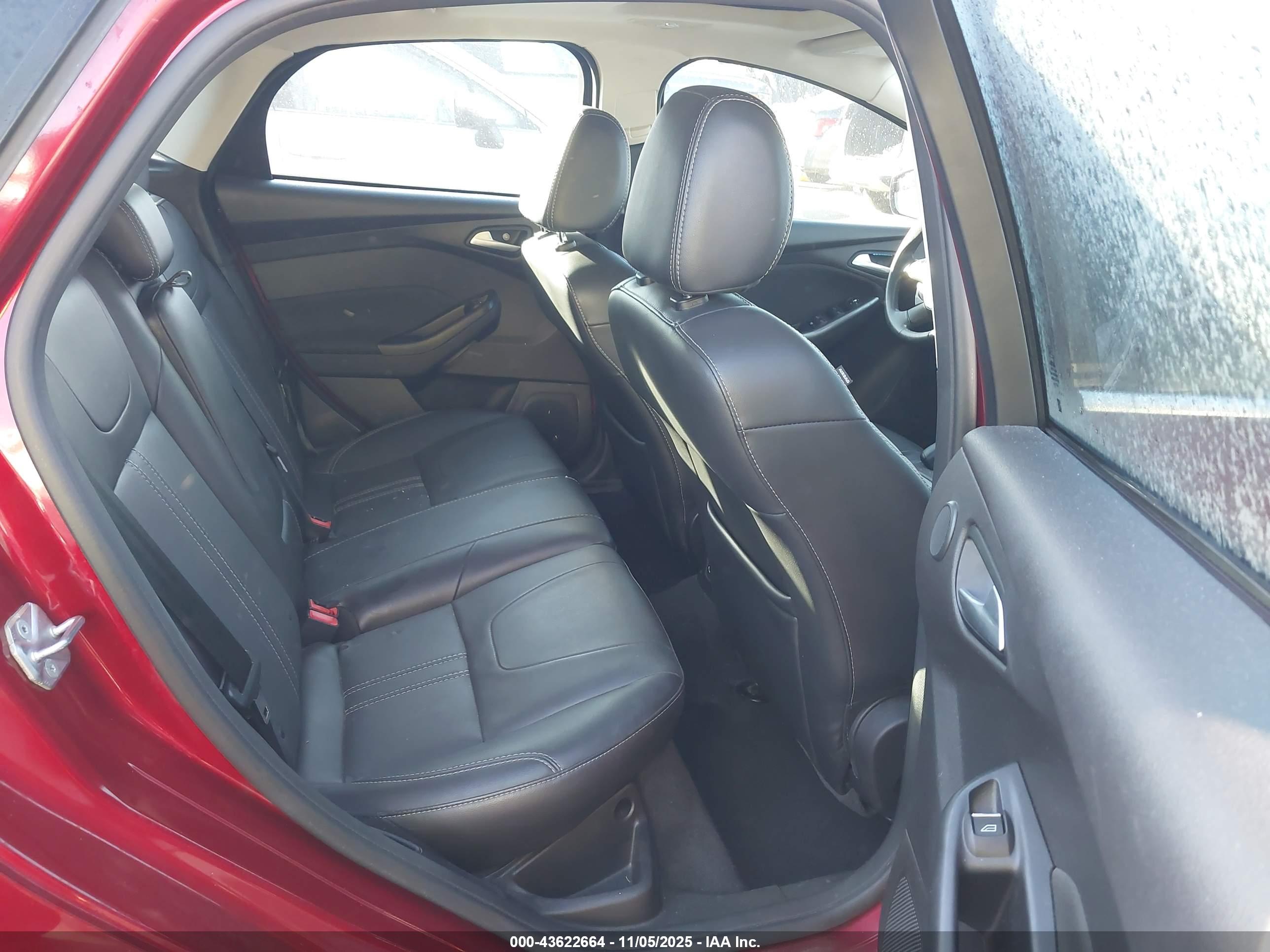 FORD FOCUS image 8