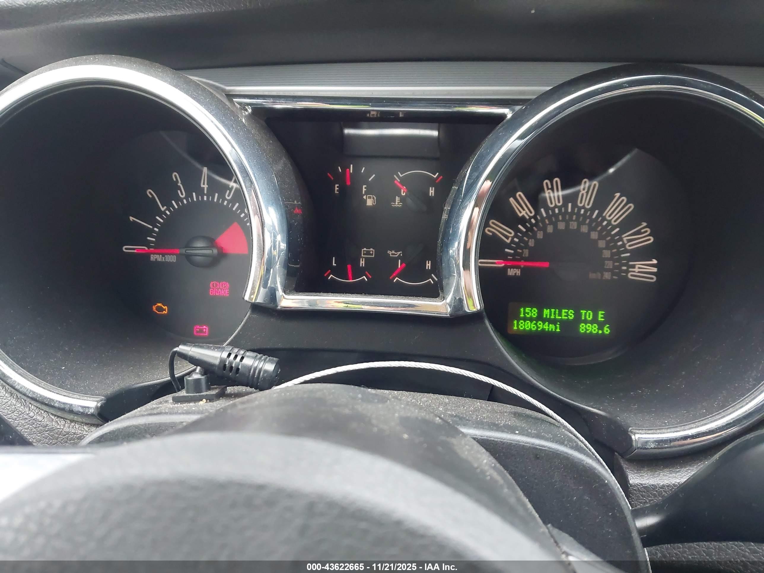 FORD MUSTANG image 7