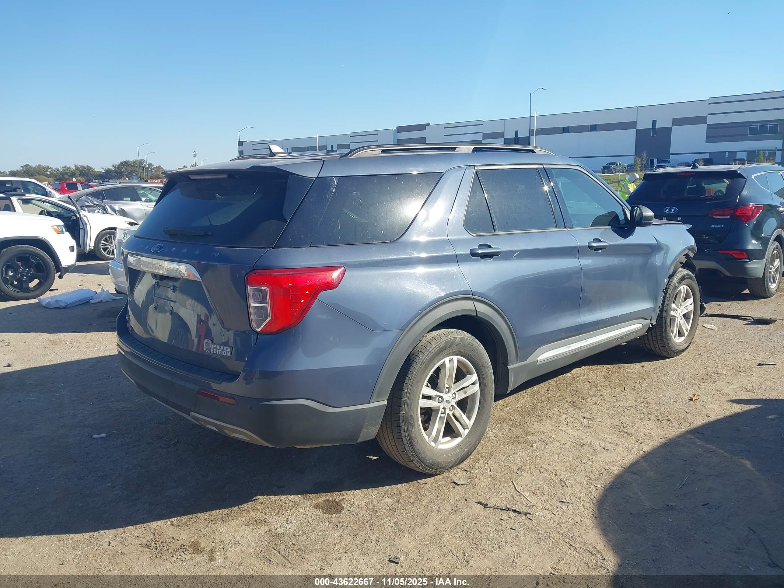 FORD EXPLORER image 4