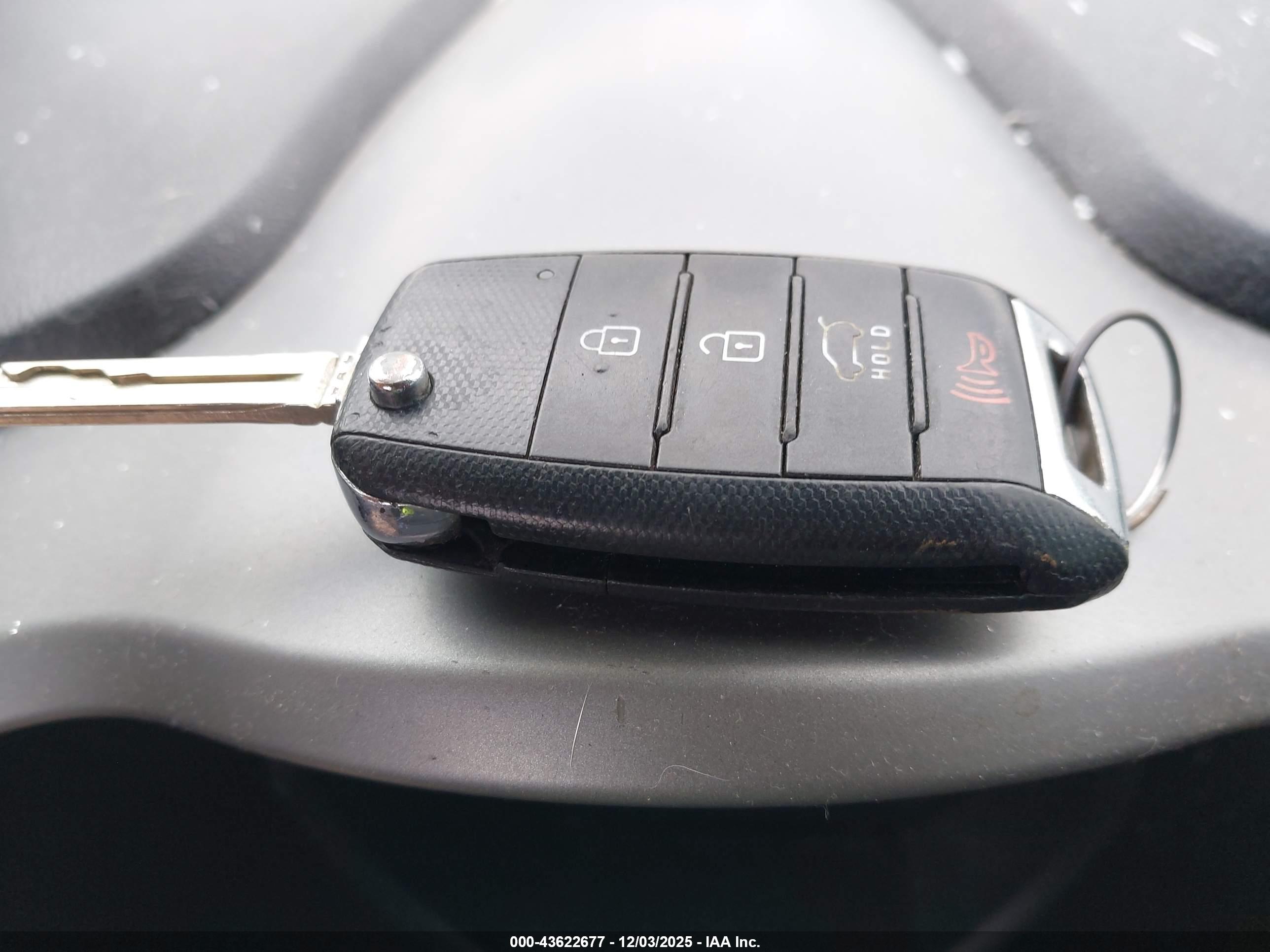 KIA SPORTAGE image 11