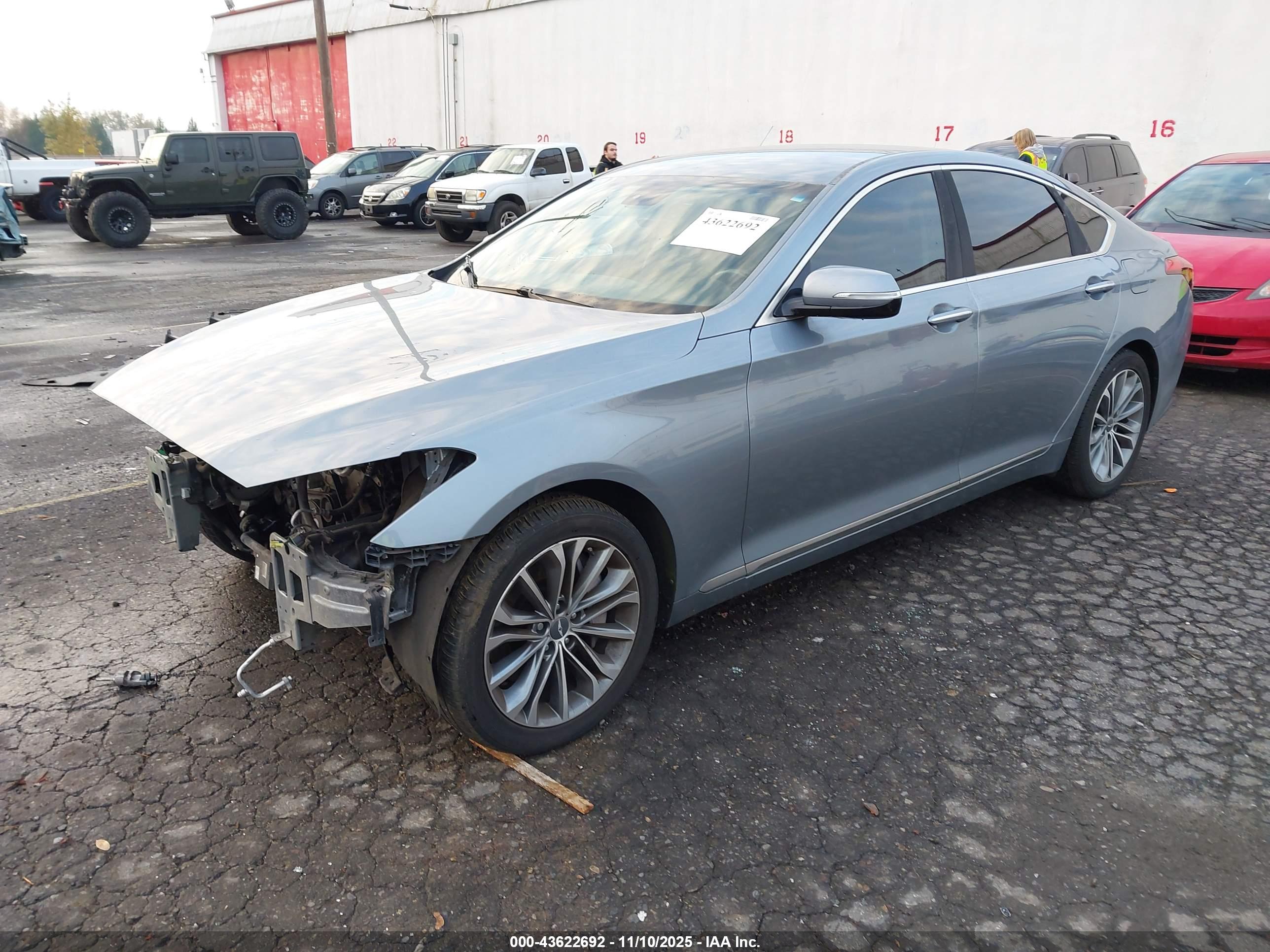 HYUNDAI GENESIS image 2