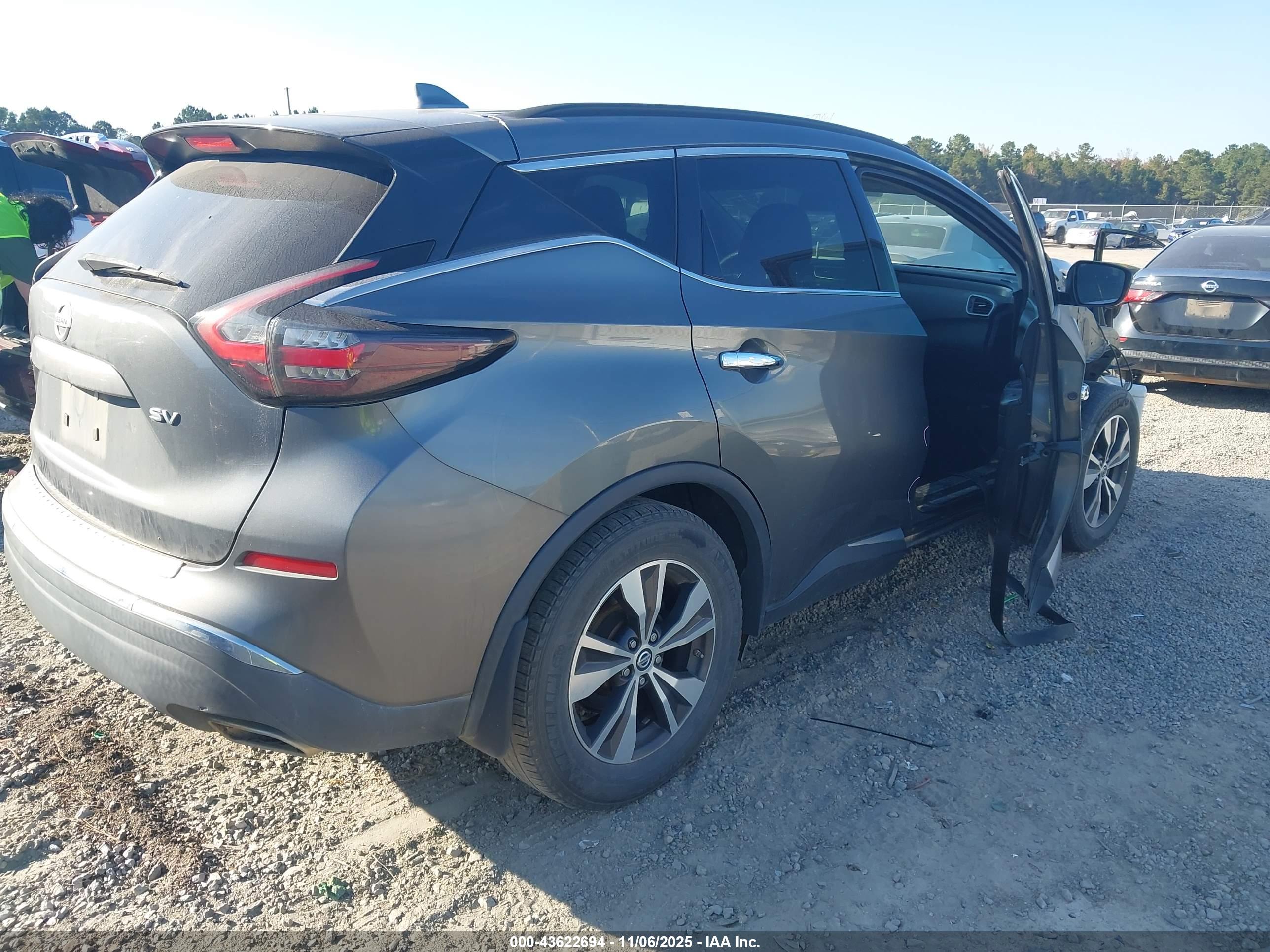 NISSAN MURANO image 4