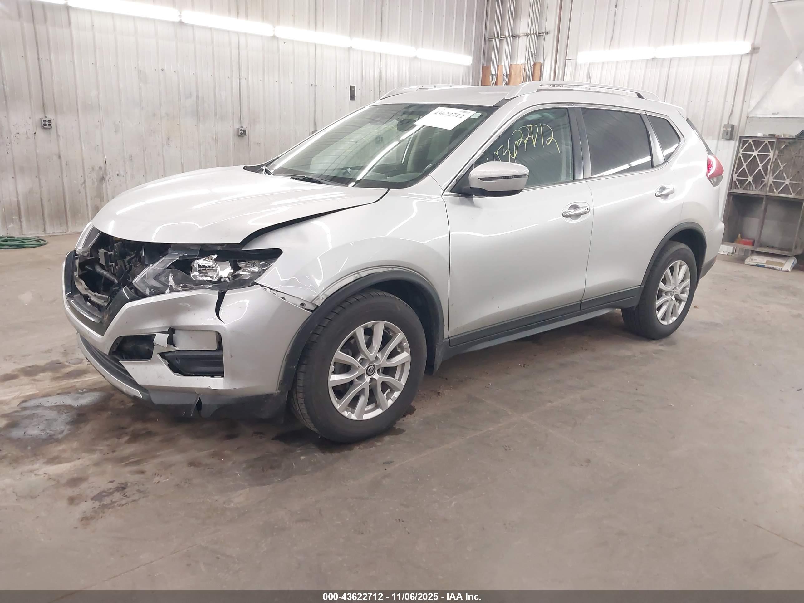NISSAN ROGUE image 2