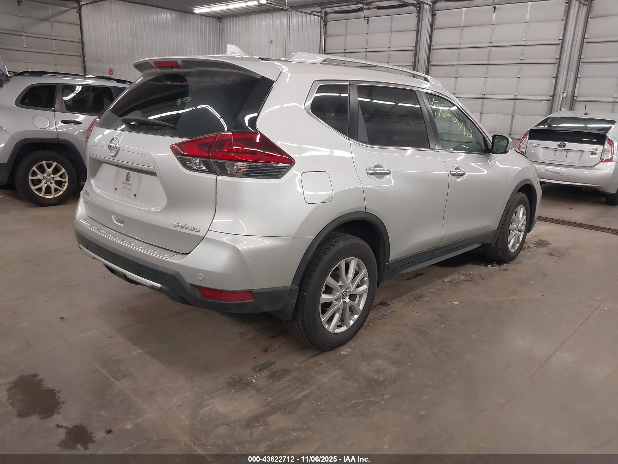NISSAN ROGUE image 4