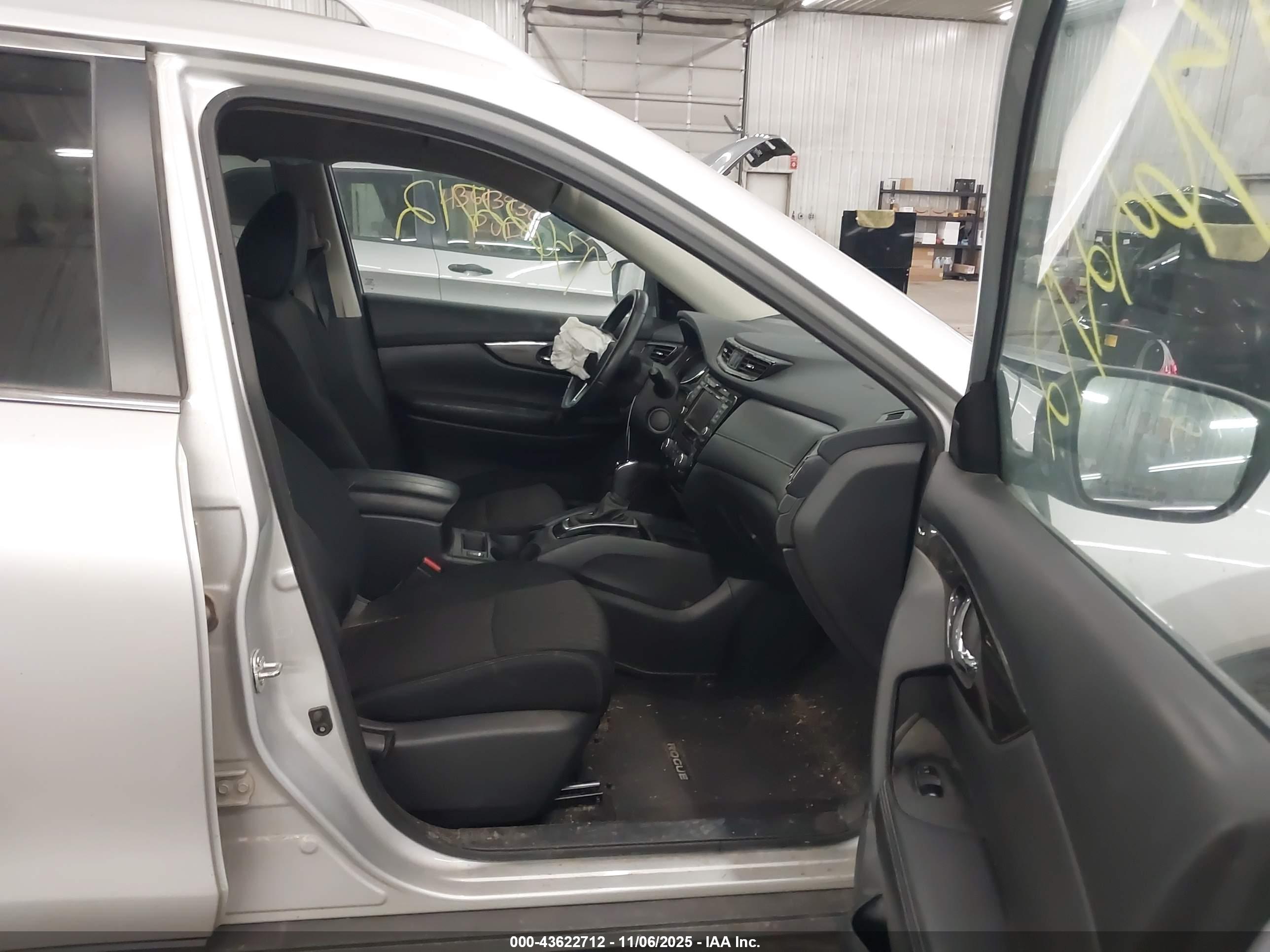 NISSAN ROGUE image 5