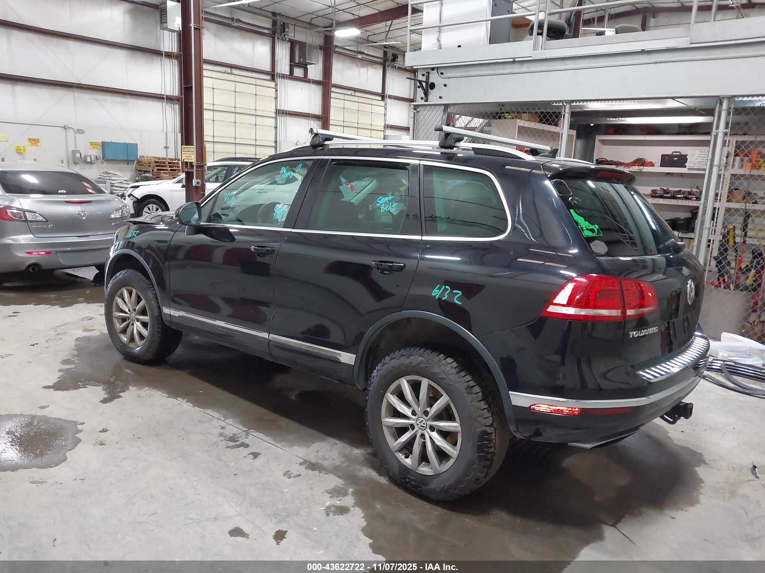 VOLKSWAGEN TOUAREG image 3