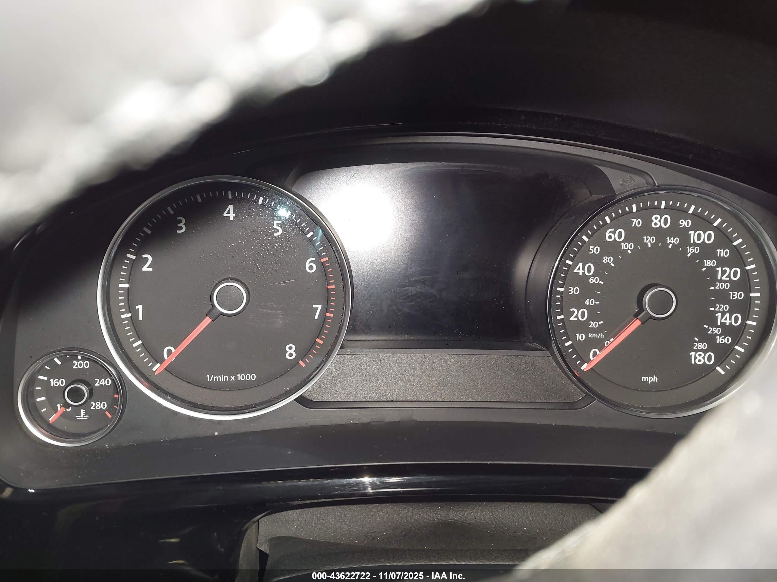 VOLKSWAGEN TOUAREG image 7