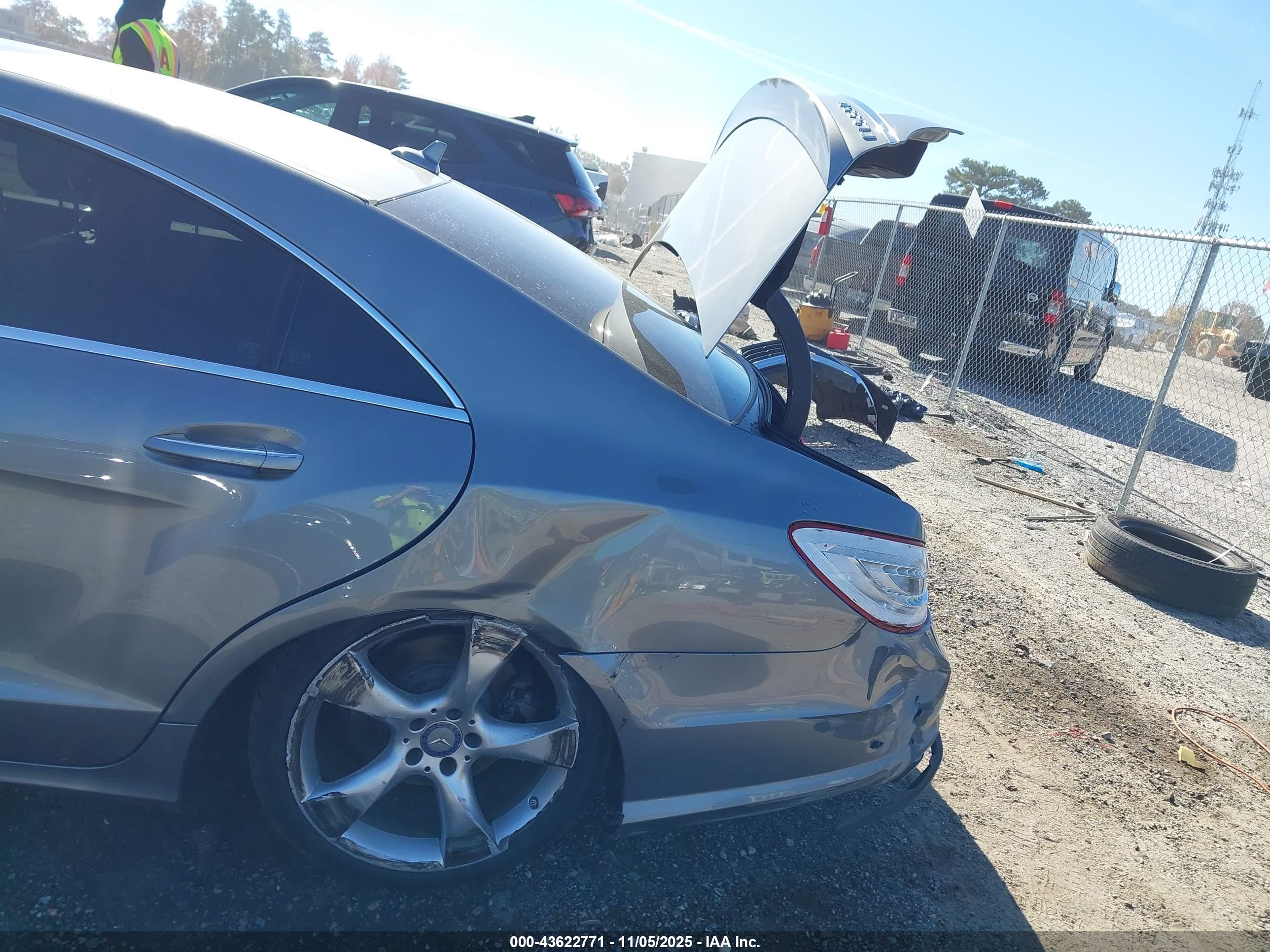 MERCEDES-BENZ CLS image 6