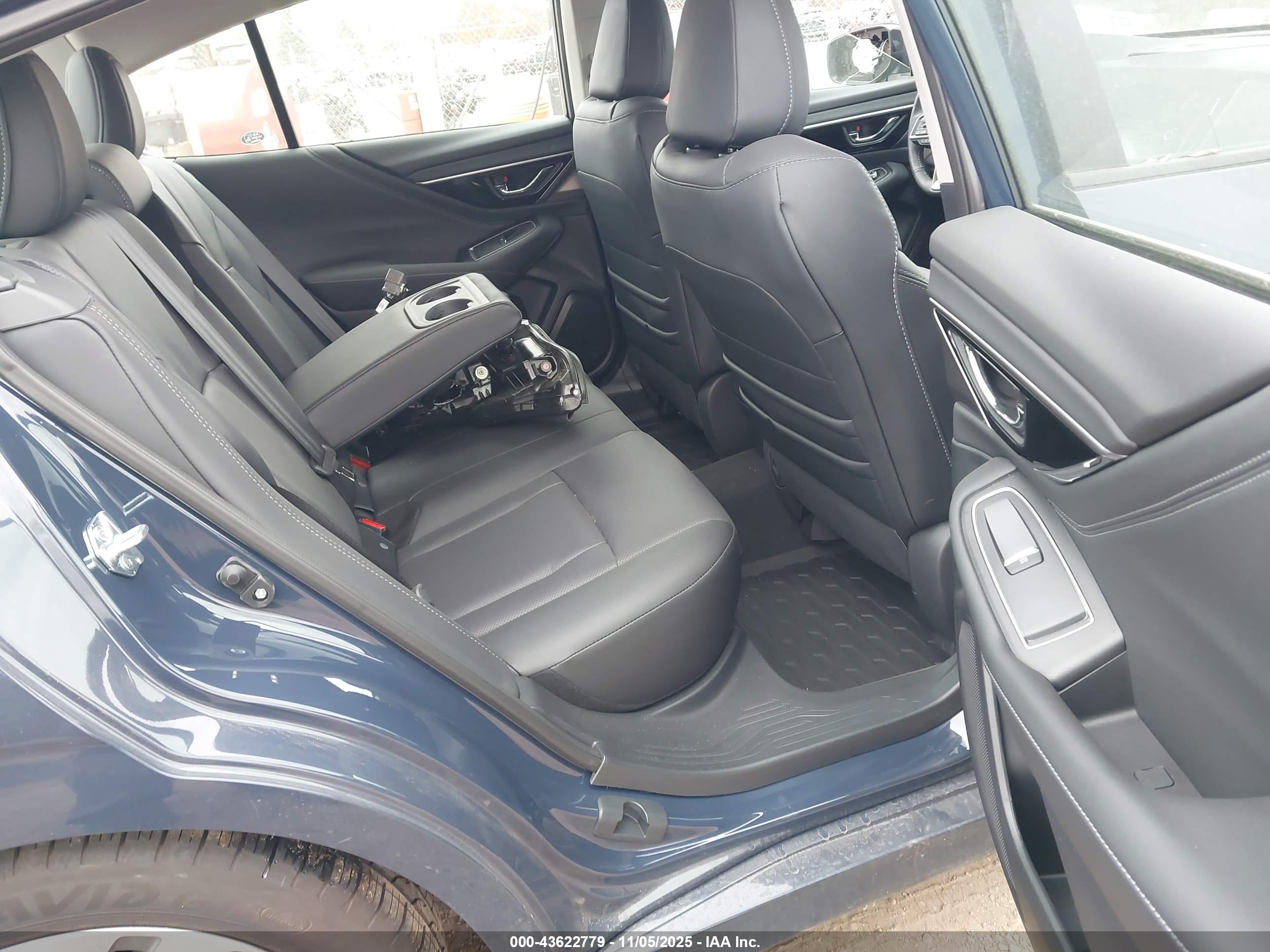 SUBARU LEGACY image 8