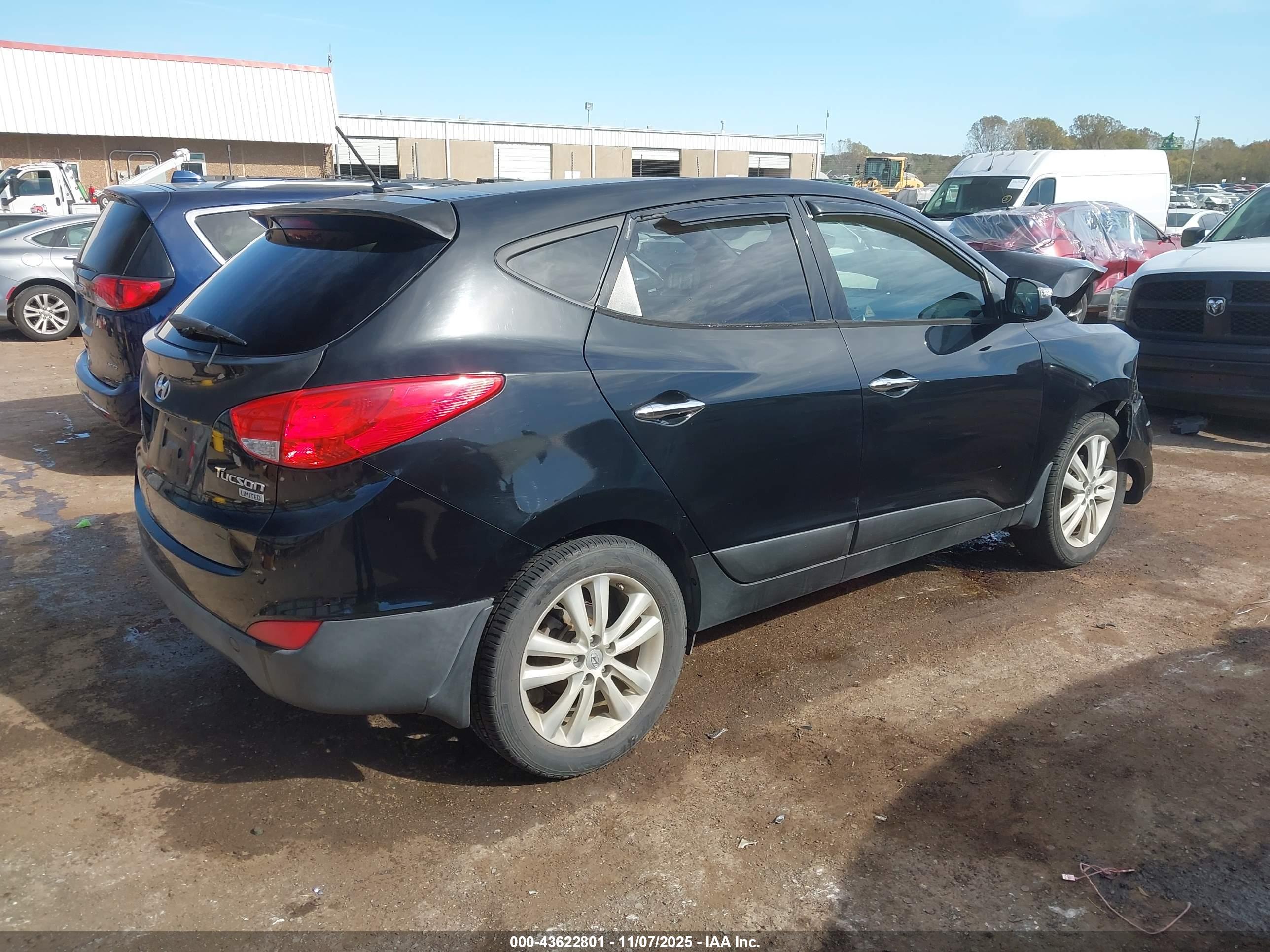 HYUNDAI TUCSON image 4