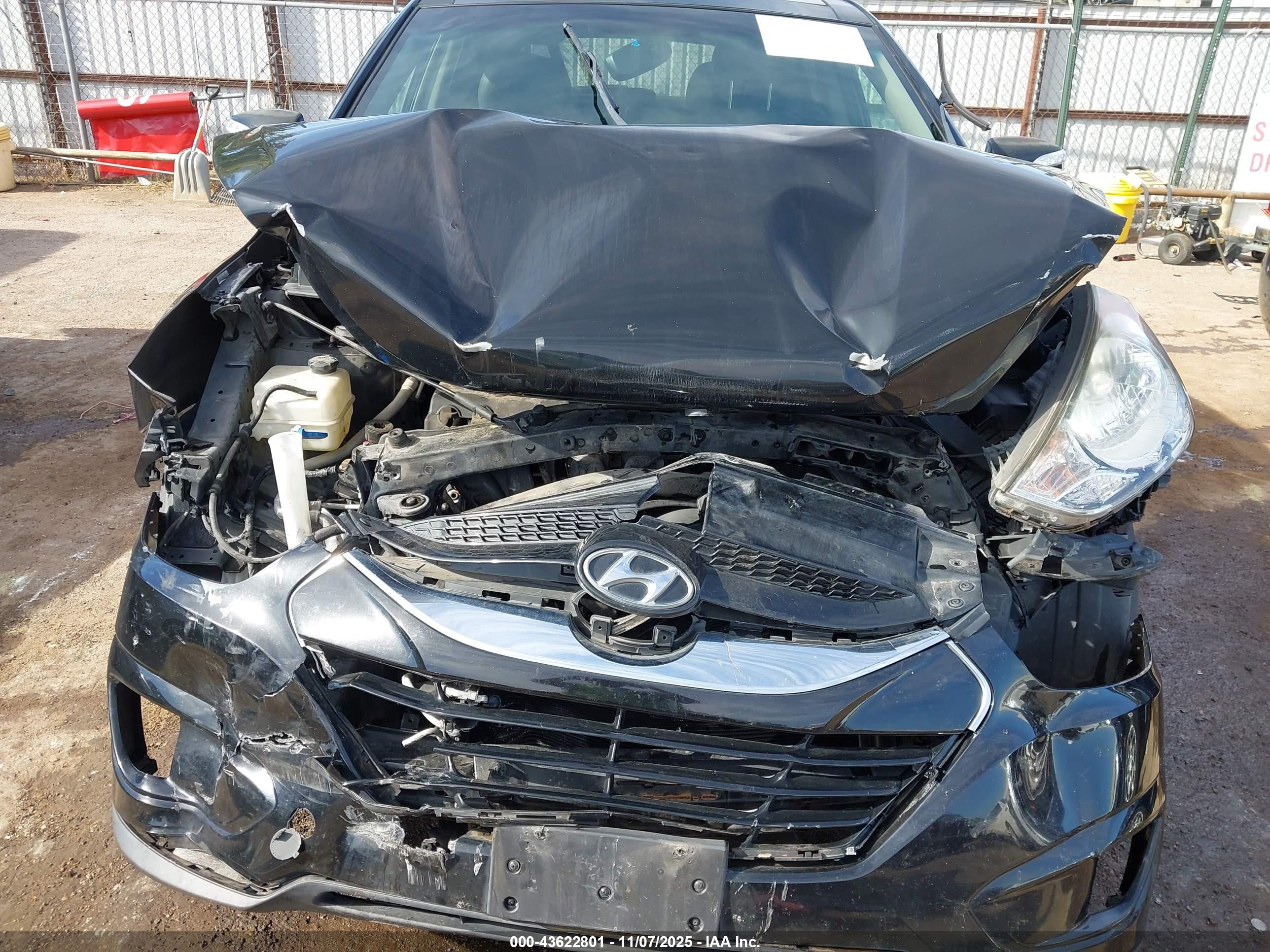 HYUNDAI TUCSON image 6