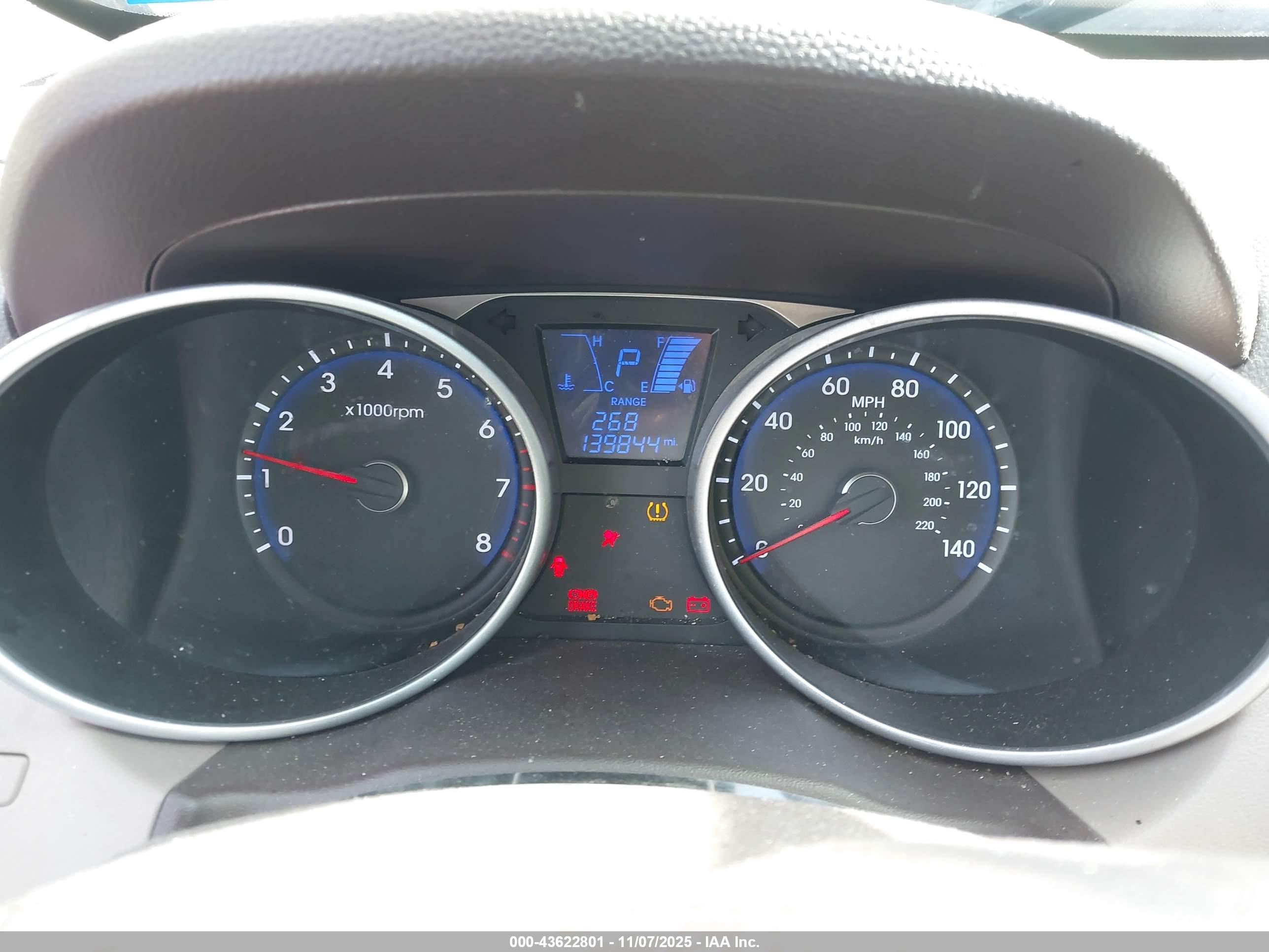 HYUNDAI TUCSON image 7