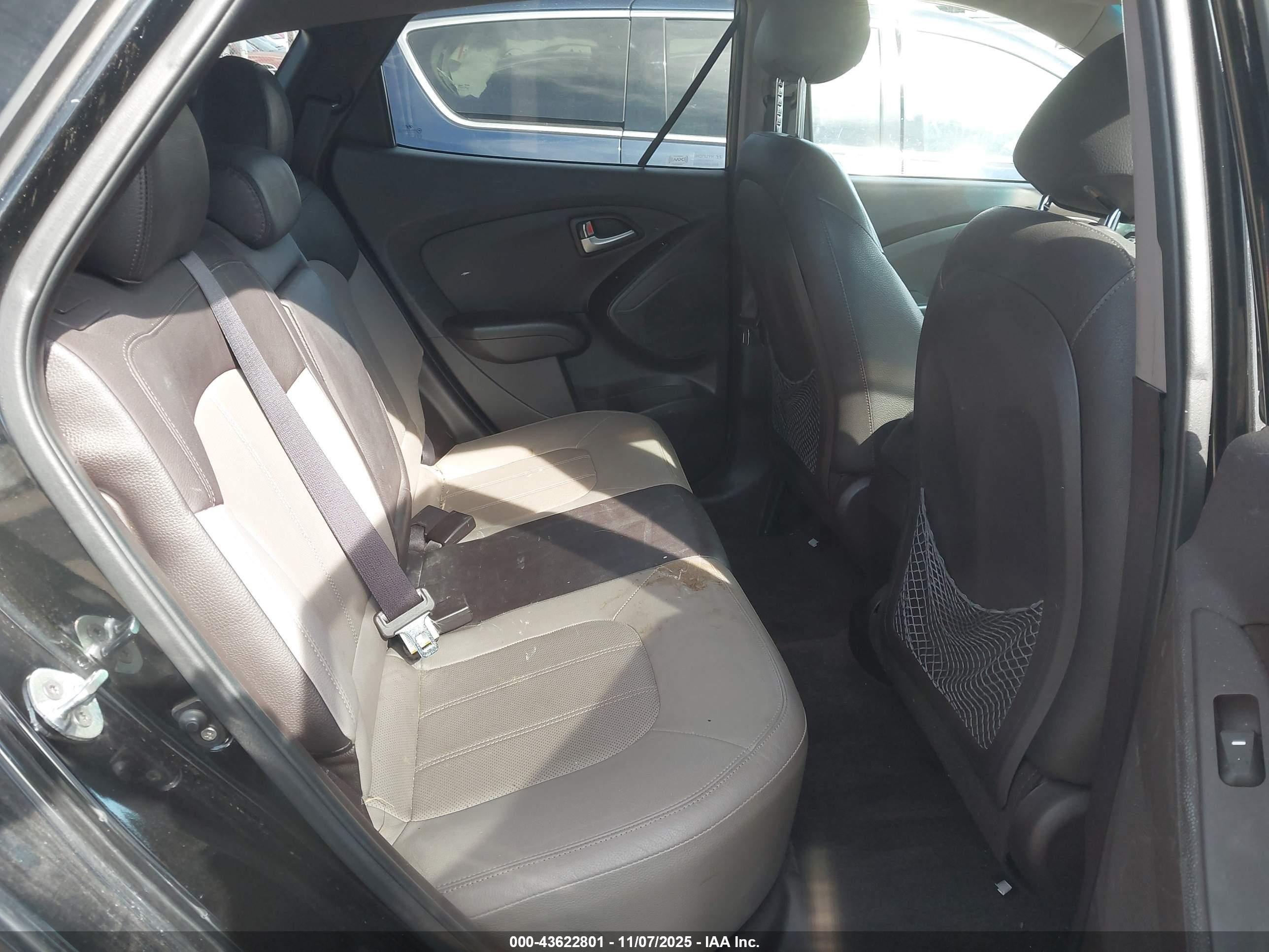 HYUNDAI TUCSON image 8