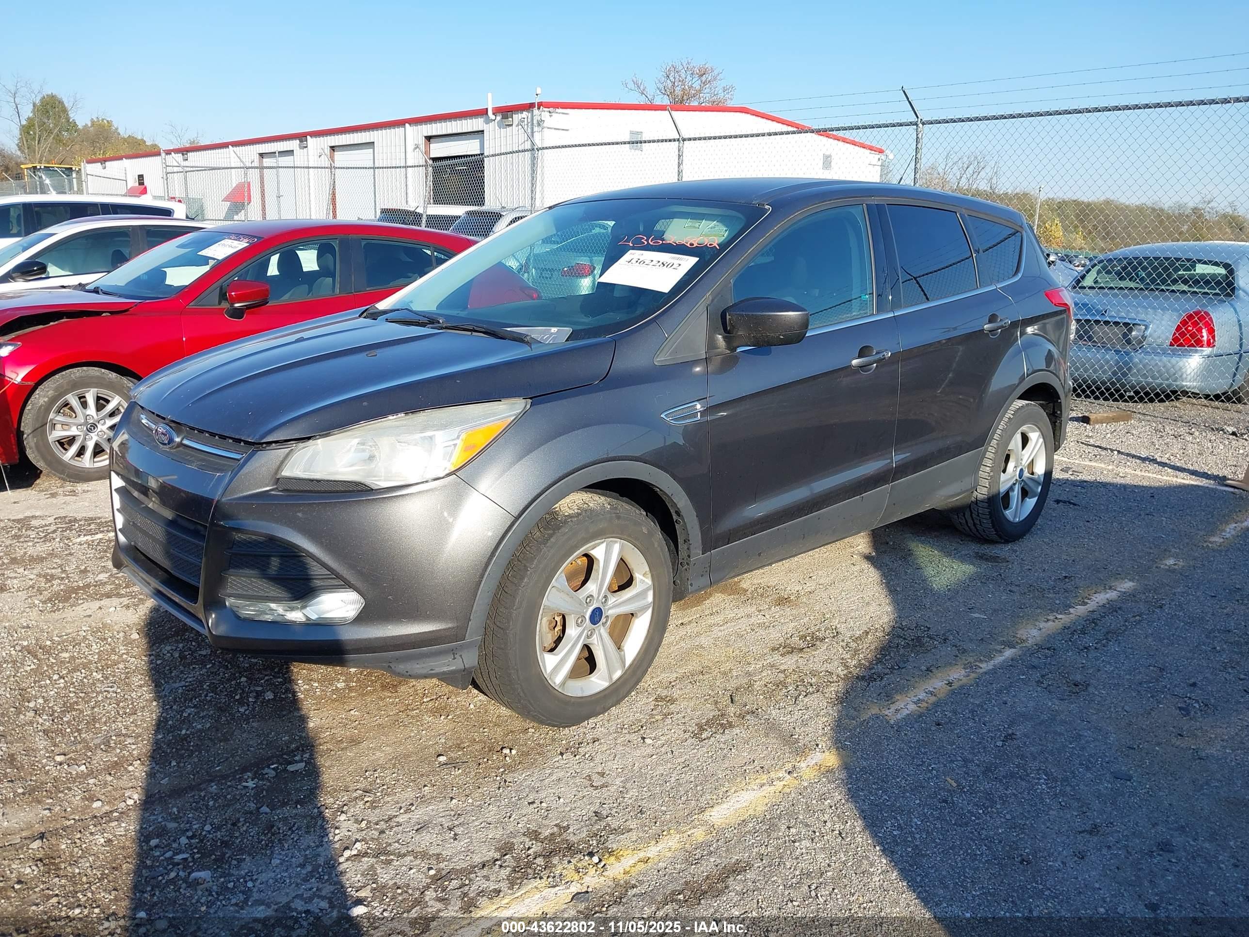 FORD ESCAPE image 2
