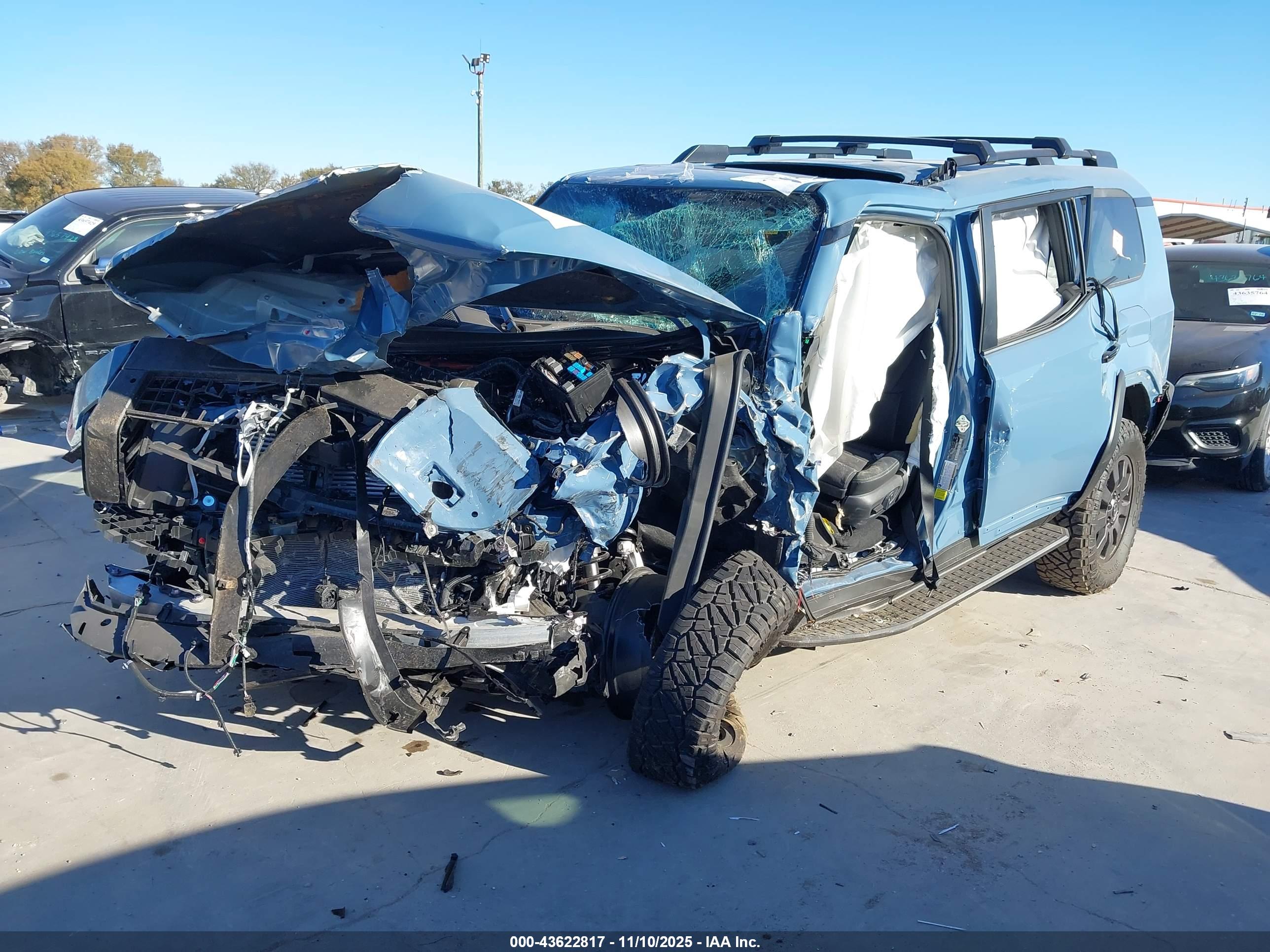 TOYOTA LAND image 2