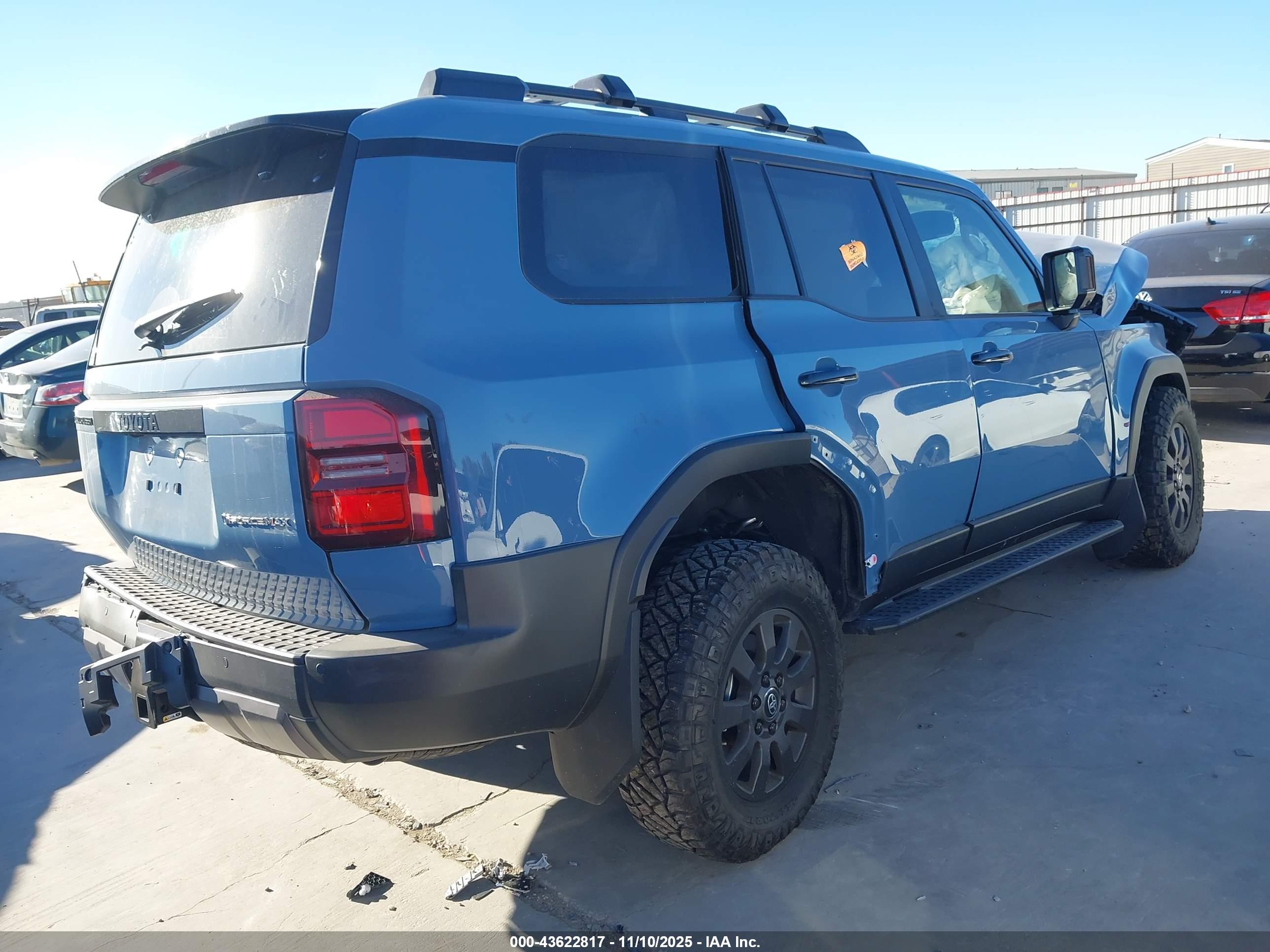 TOYOTA LAND image 4
