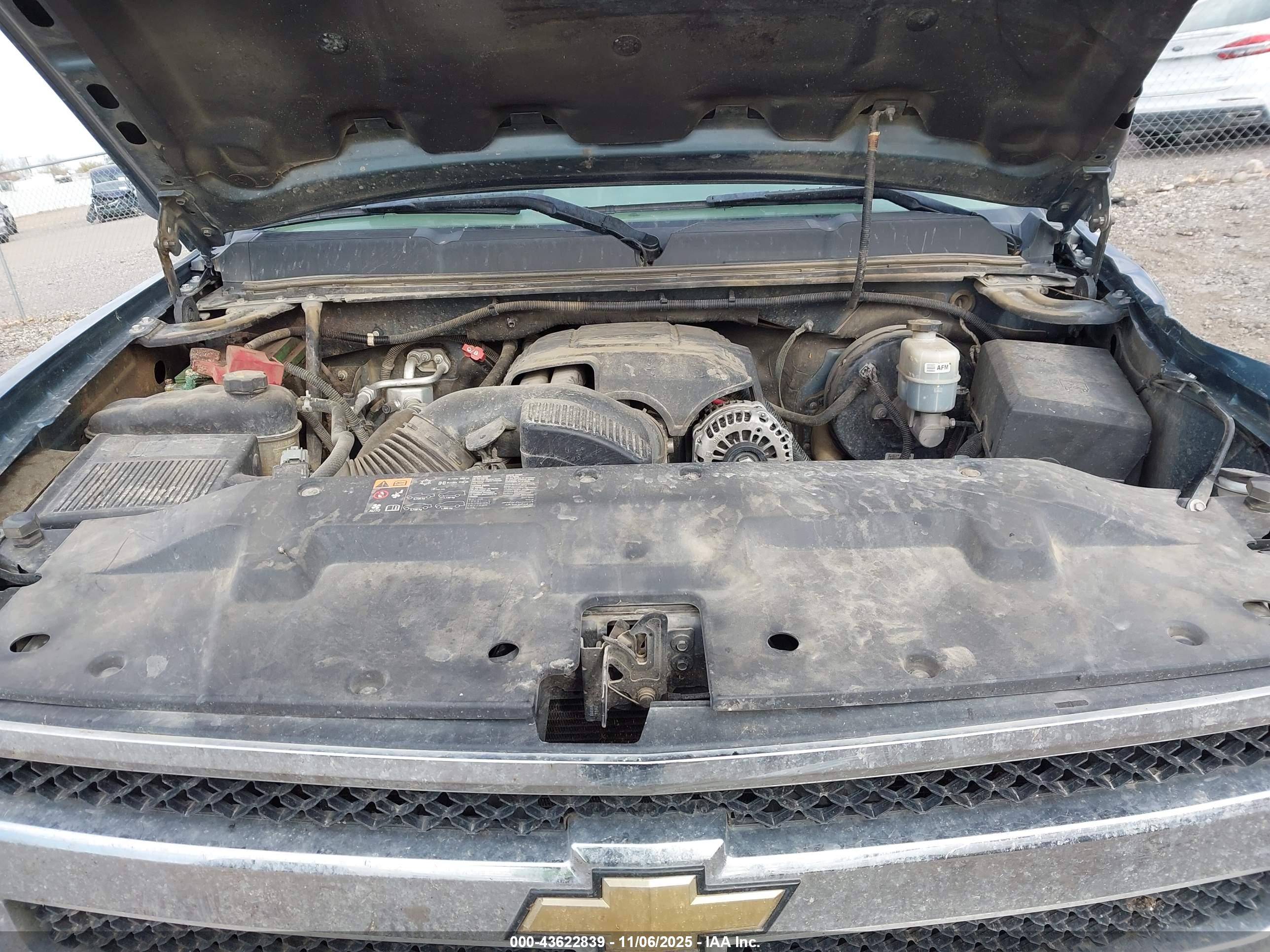CHEVROLET SILVERADO image 10