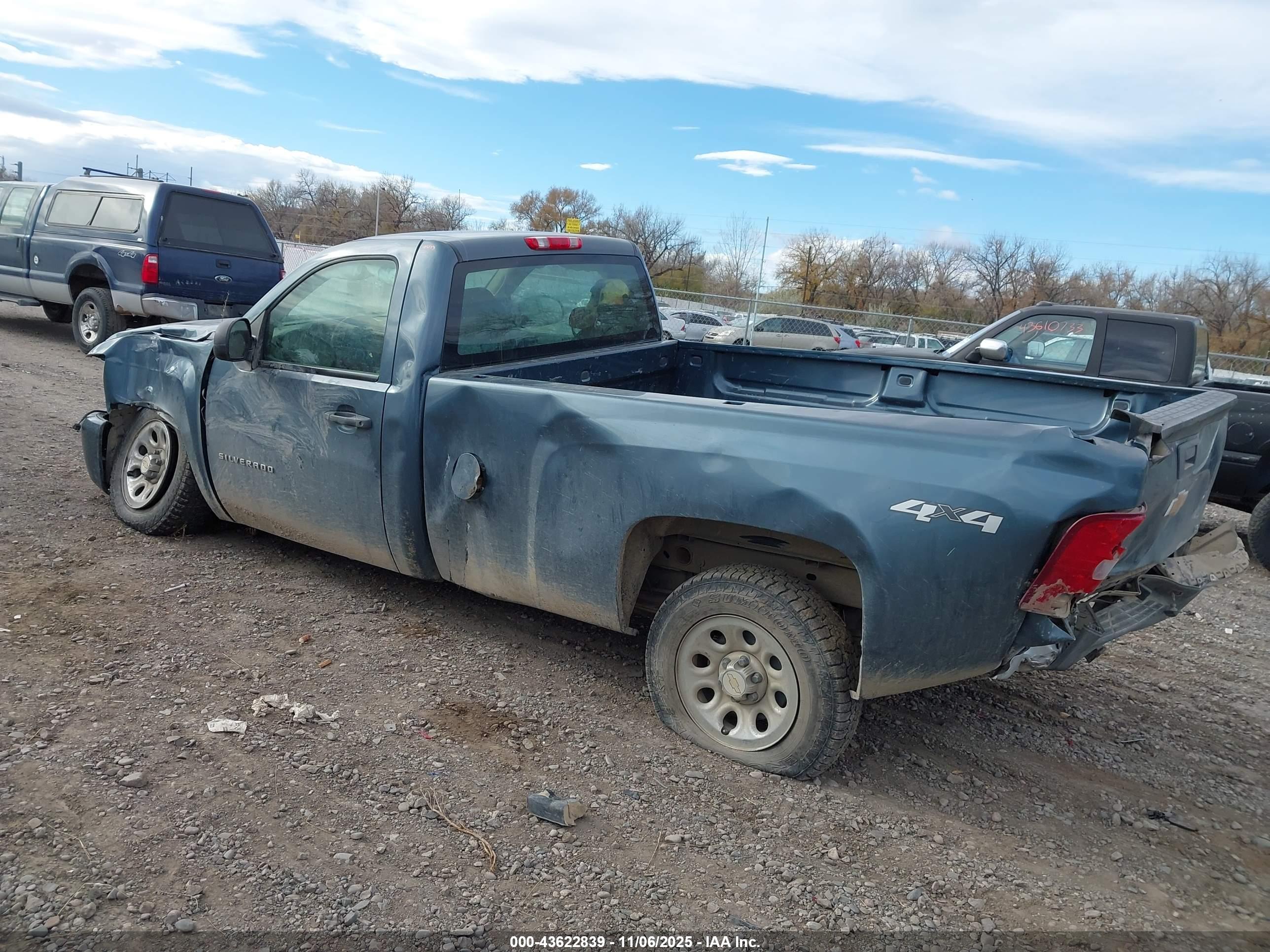 CHEVROLET SILVERADO image 3