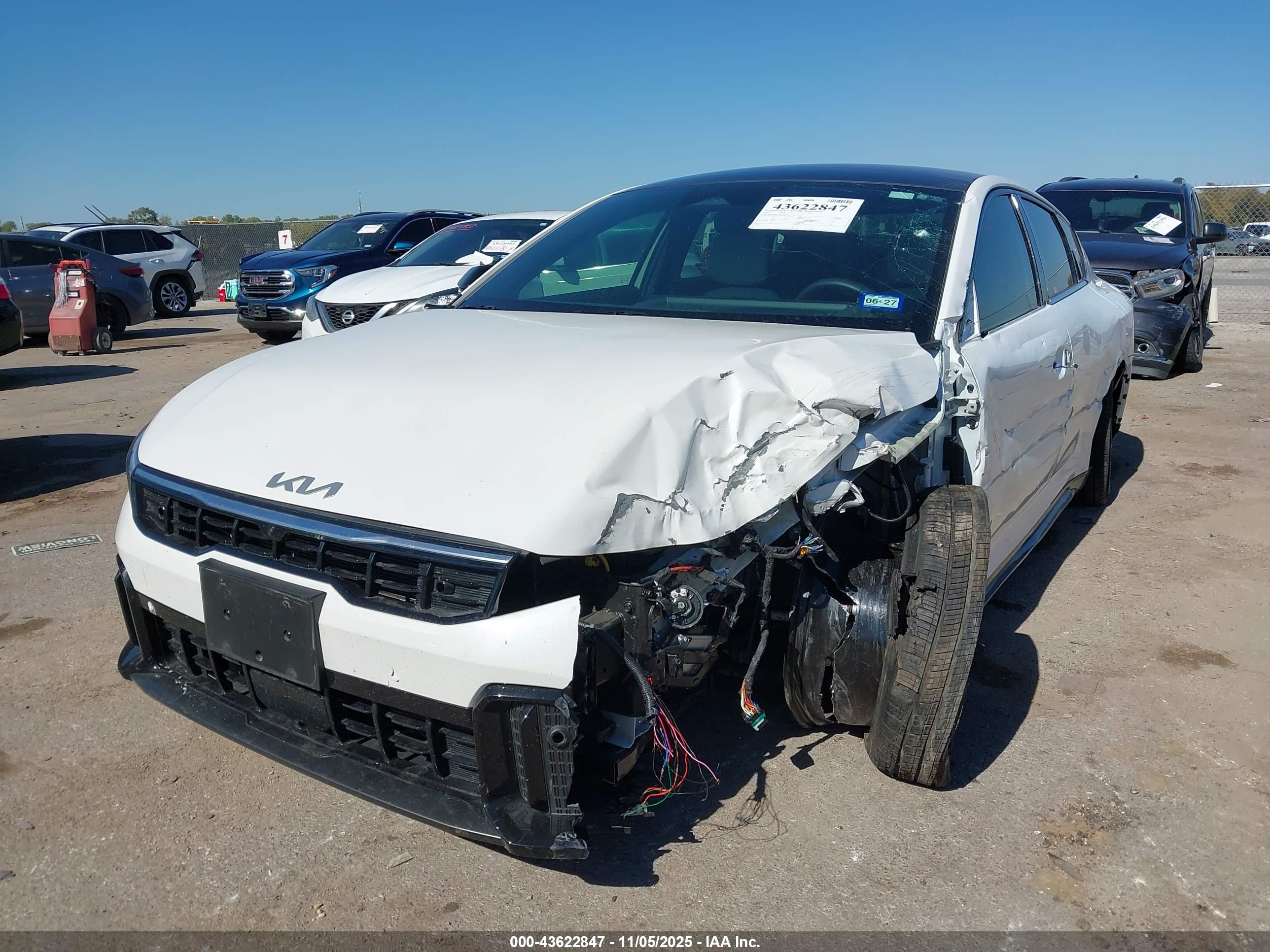 KIA K4 image 2