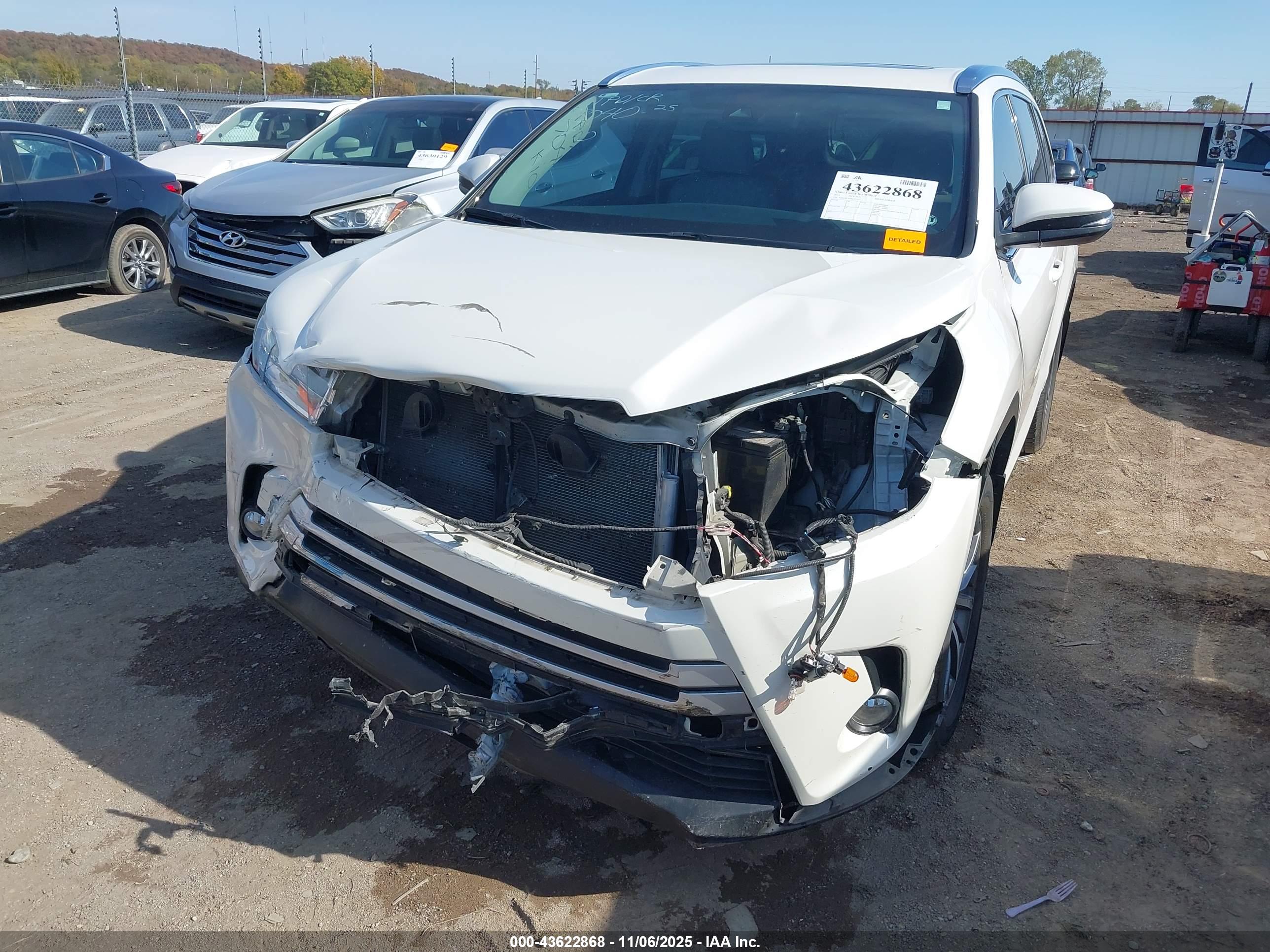 TOYOTA HIGHLANDER image 6