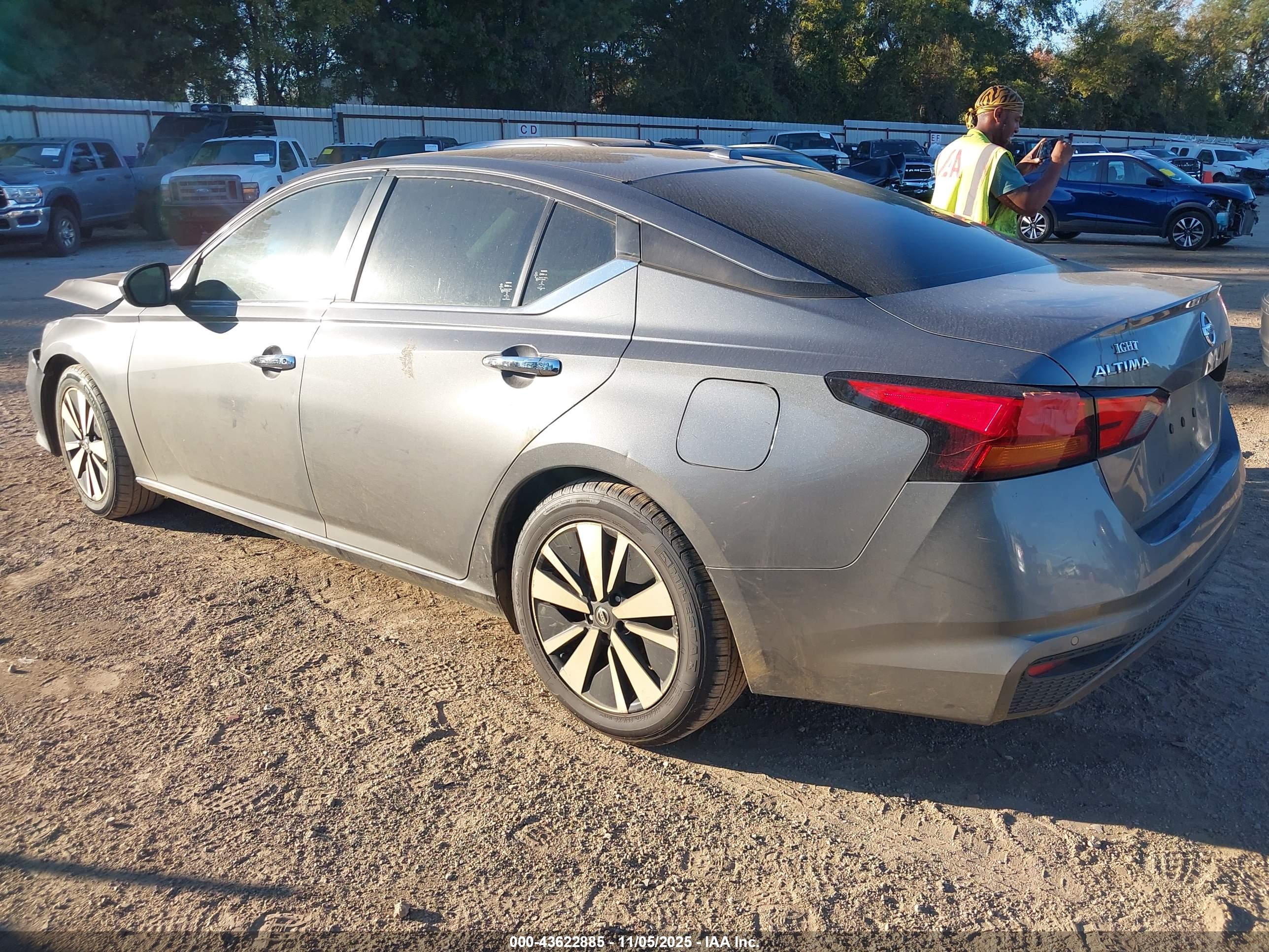 NISSAN ALTIMA image 3