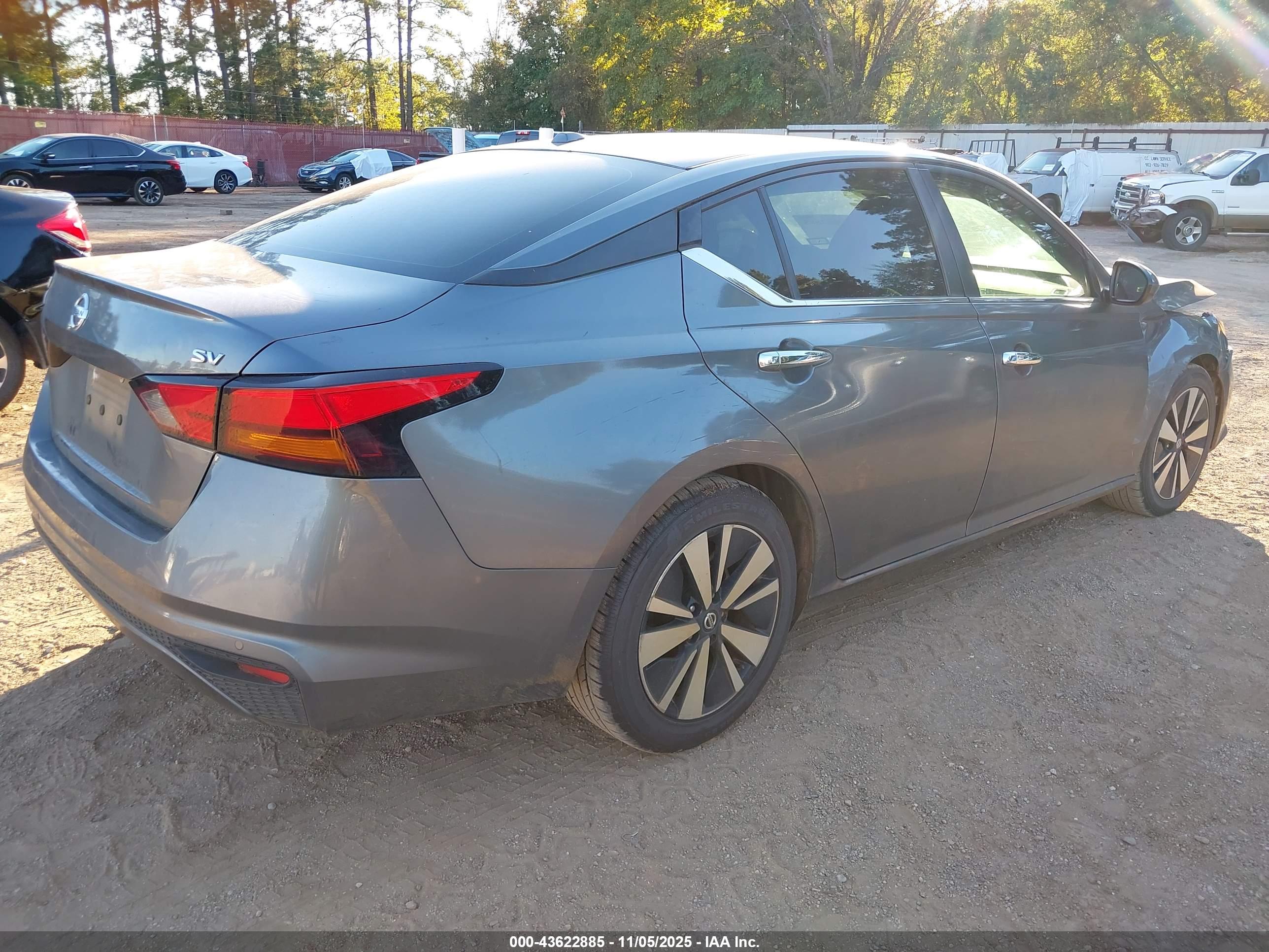 NISSAN ALTIMA image 4