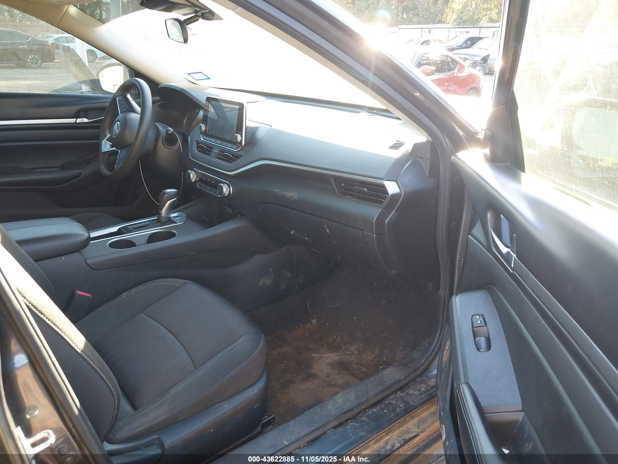 NISSAN ALTIMA image 5