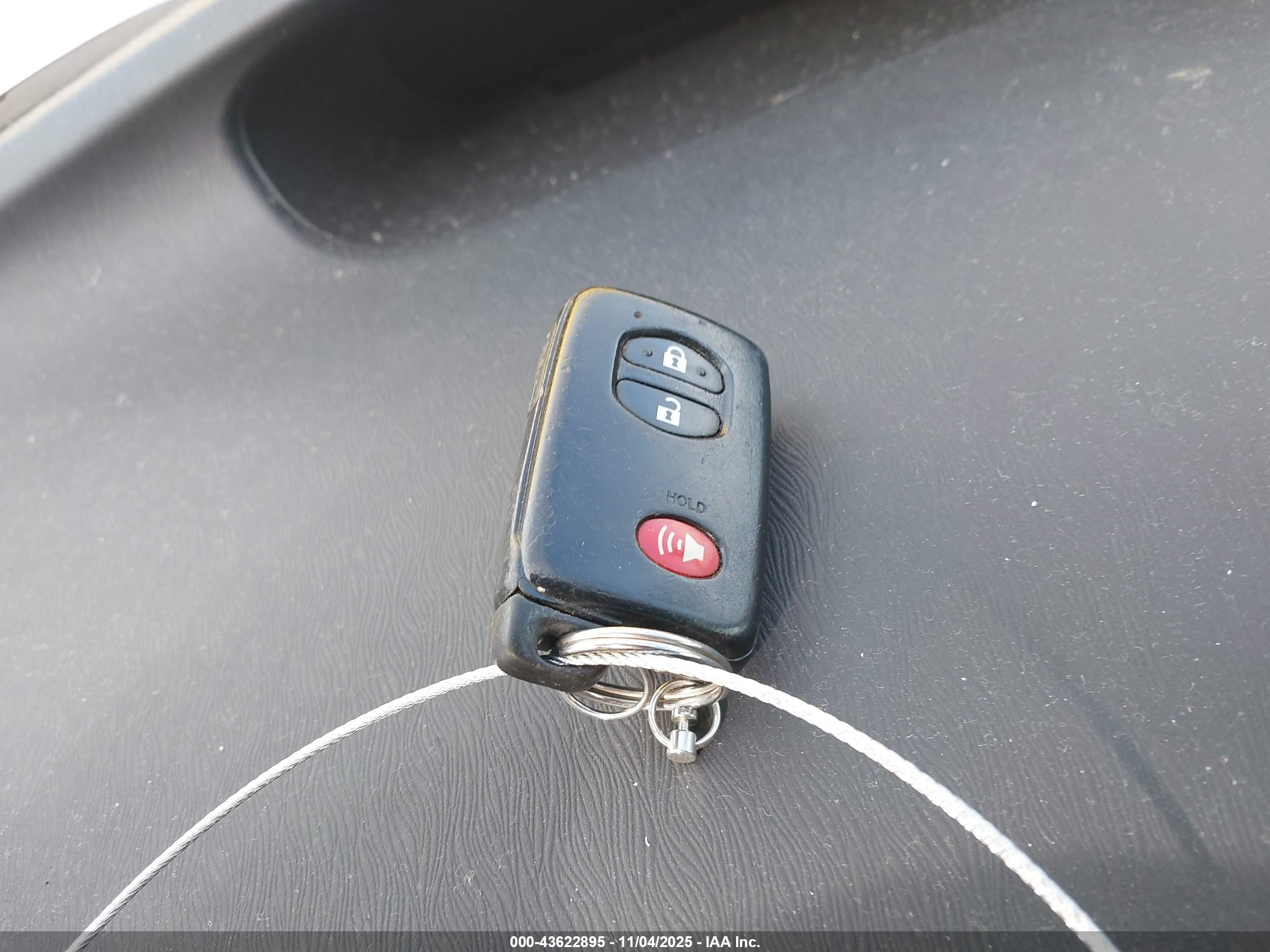 TOYOTA PRIUS image 11