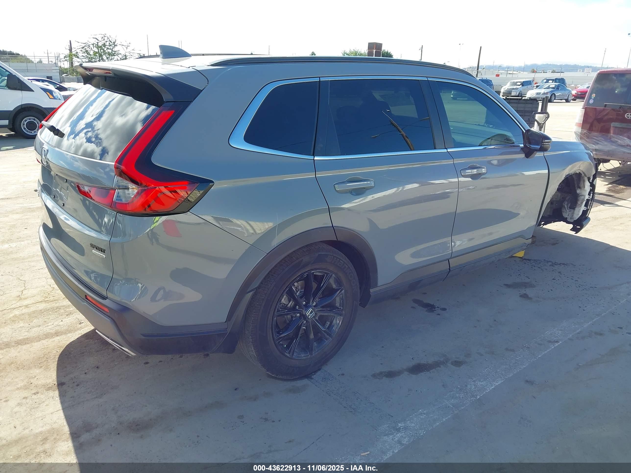 HONDA CR-V image 4