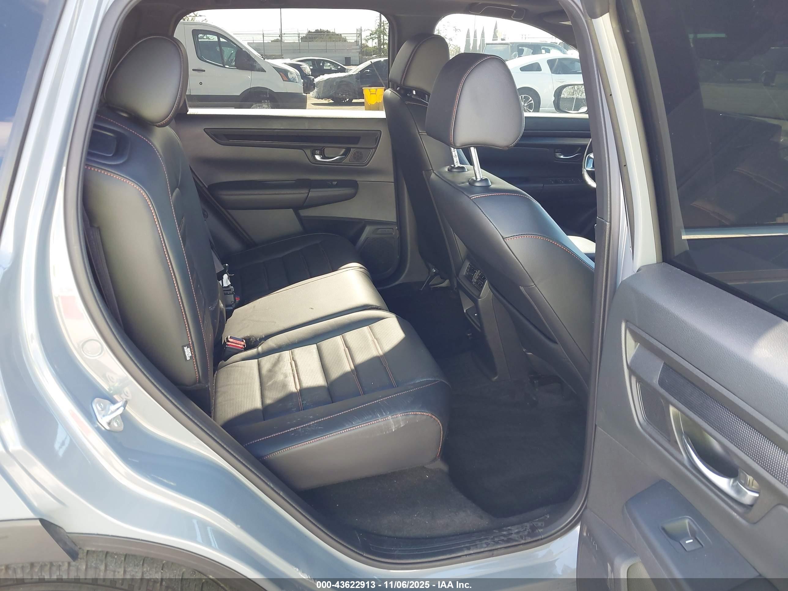 HONDA CR-V image 8