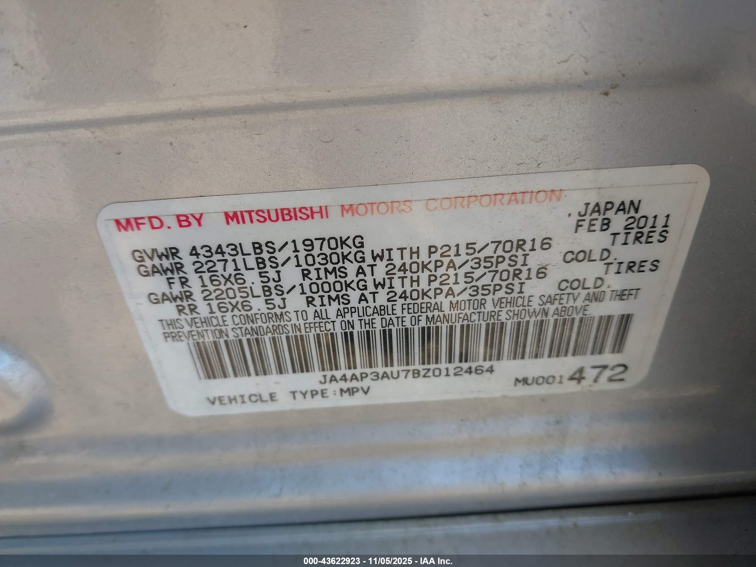 MITSUBISHI OUTLANDER image 9