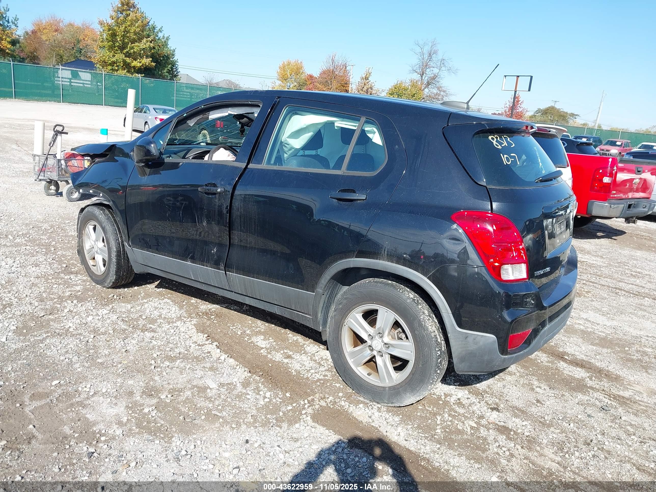 CHEVROLET TRAX image 3