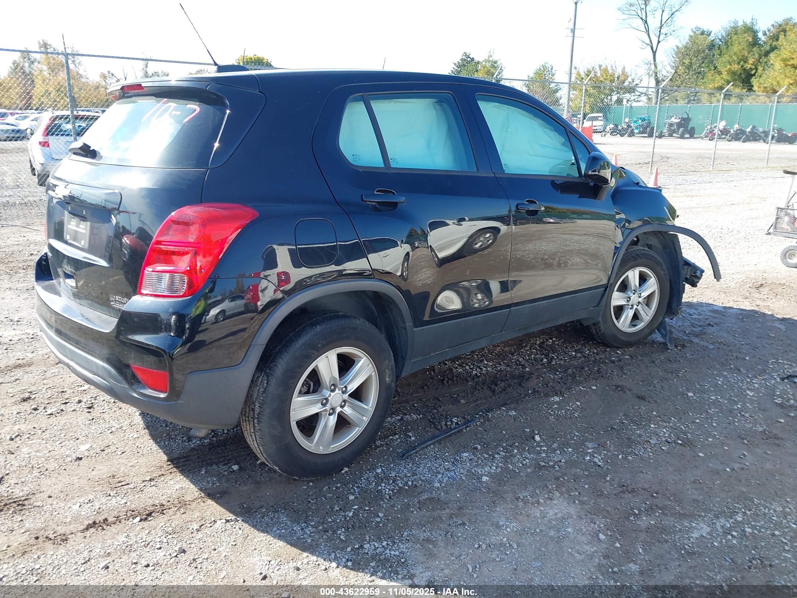 CHEVROLET TRAX image 4