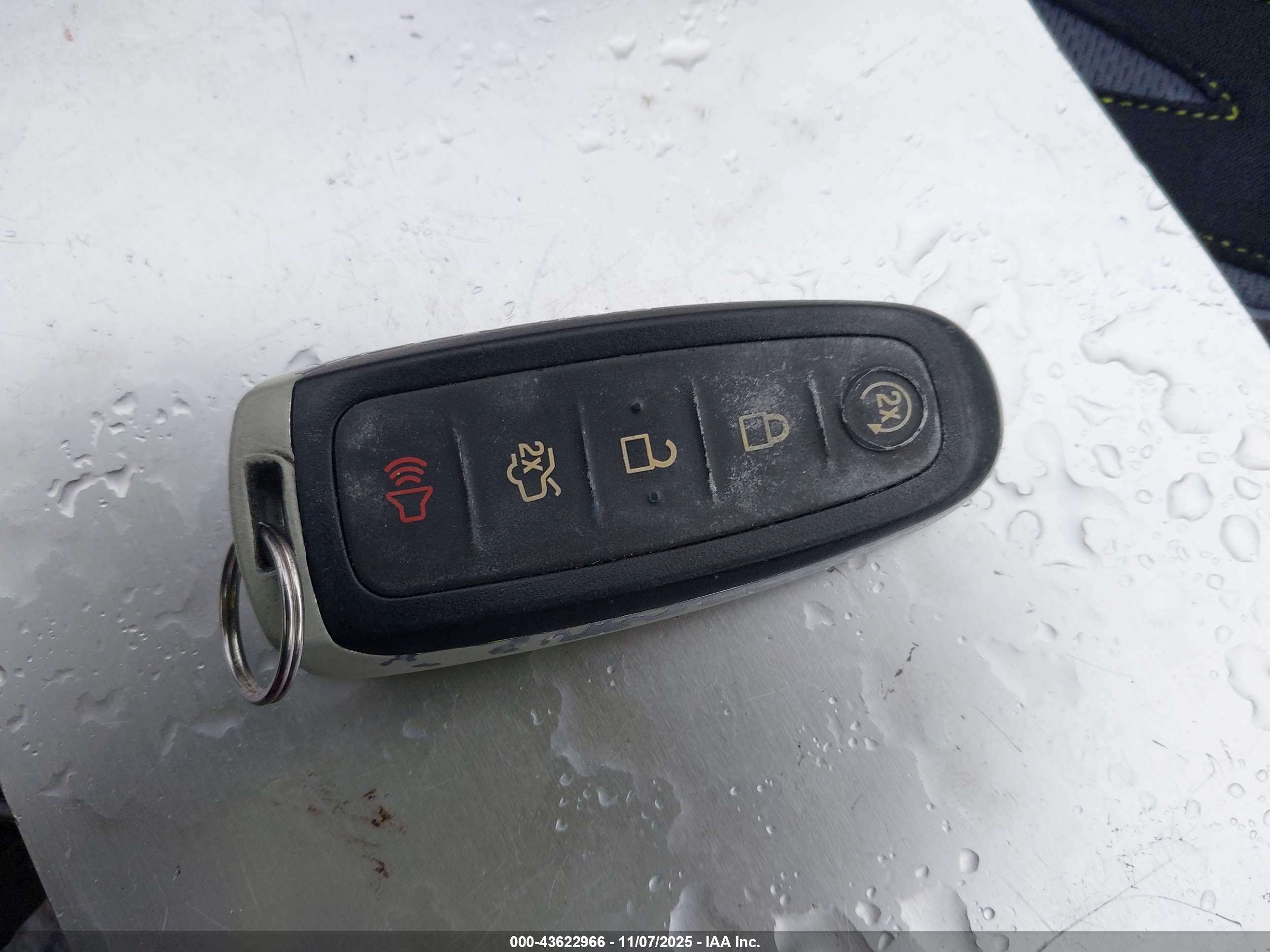 FORD TAURUS image 11