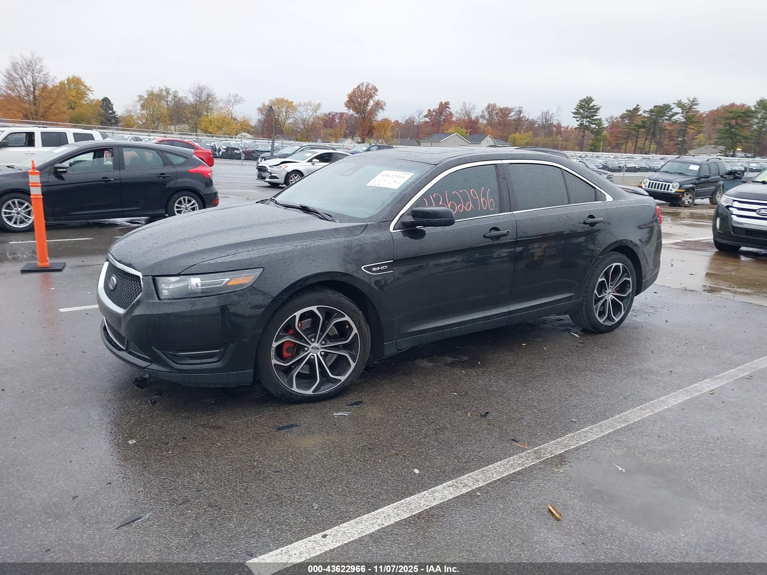 FORD TAURUS image 2