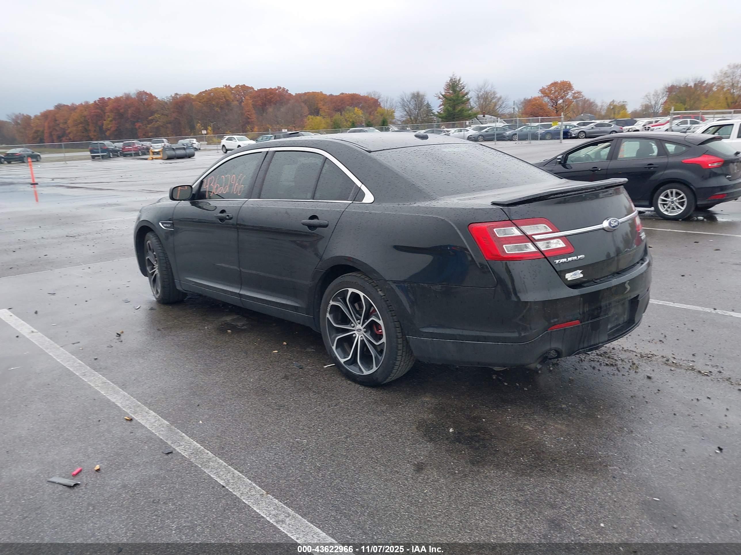 FORD TAURUS image 3